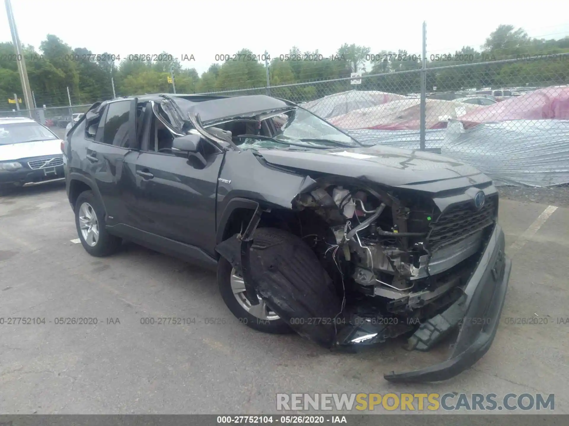 1 Photograph of a damaged car 2T3RWRFV9KW010778 TOYOTA RAV4 2019