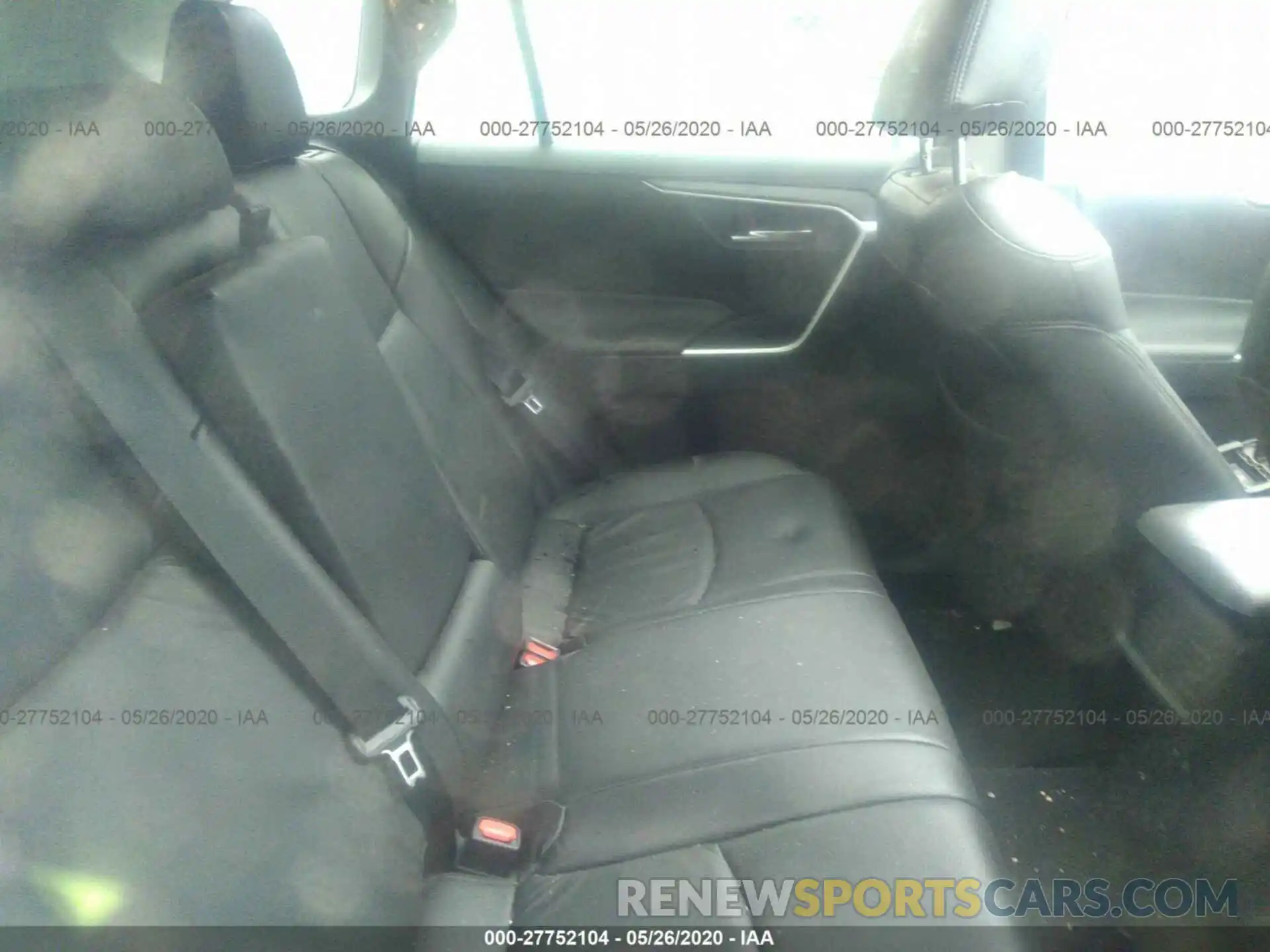 8 Photograph of a damaged car 2T3RWRFV9KW010778 TOYOTA RAV4 2019