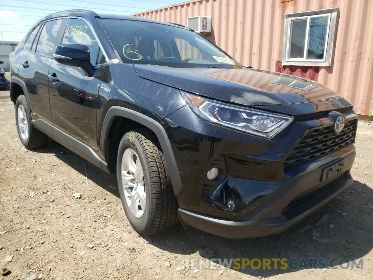 1 Photograph of a damaged car 2T3RWRFV9KW010800 TOYOTA RAV4 2019