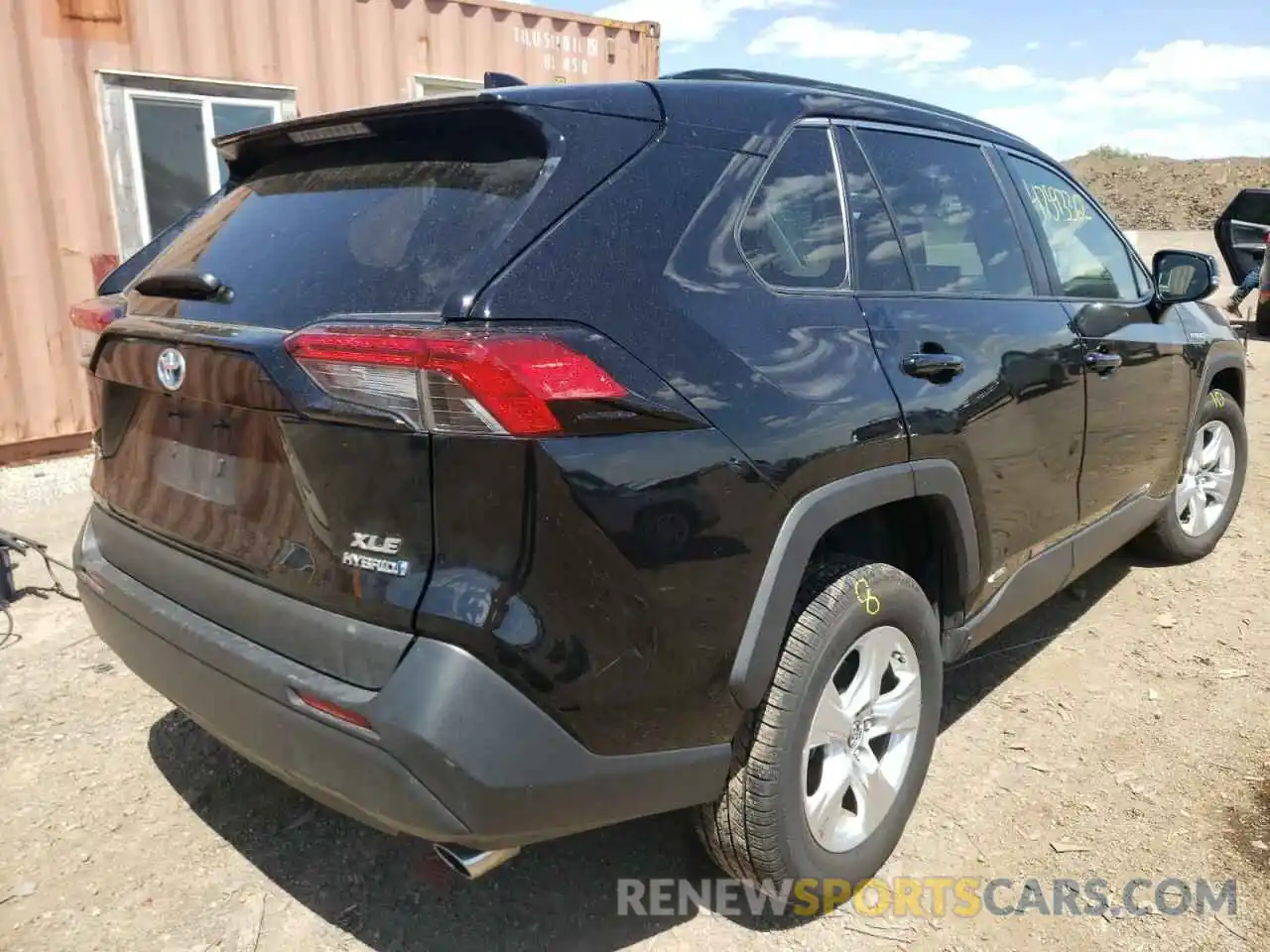 4 Photograph of a damaged car 2T3RWRFV9KW010800 TOYOTA RAV4 2019