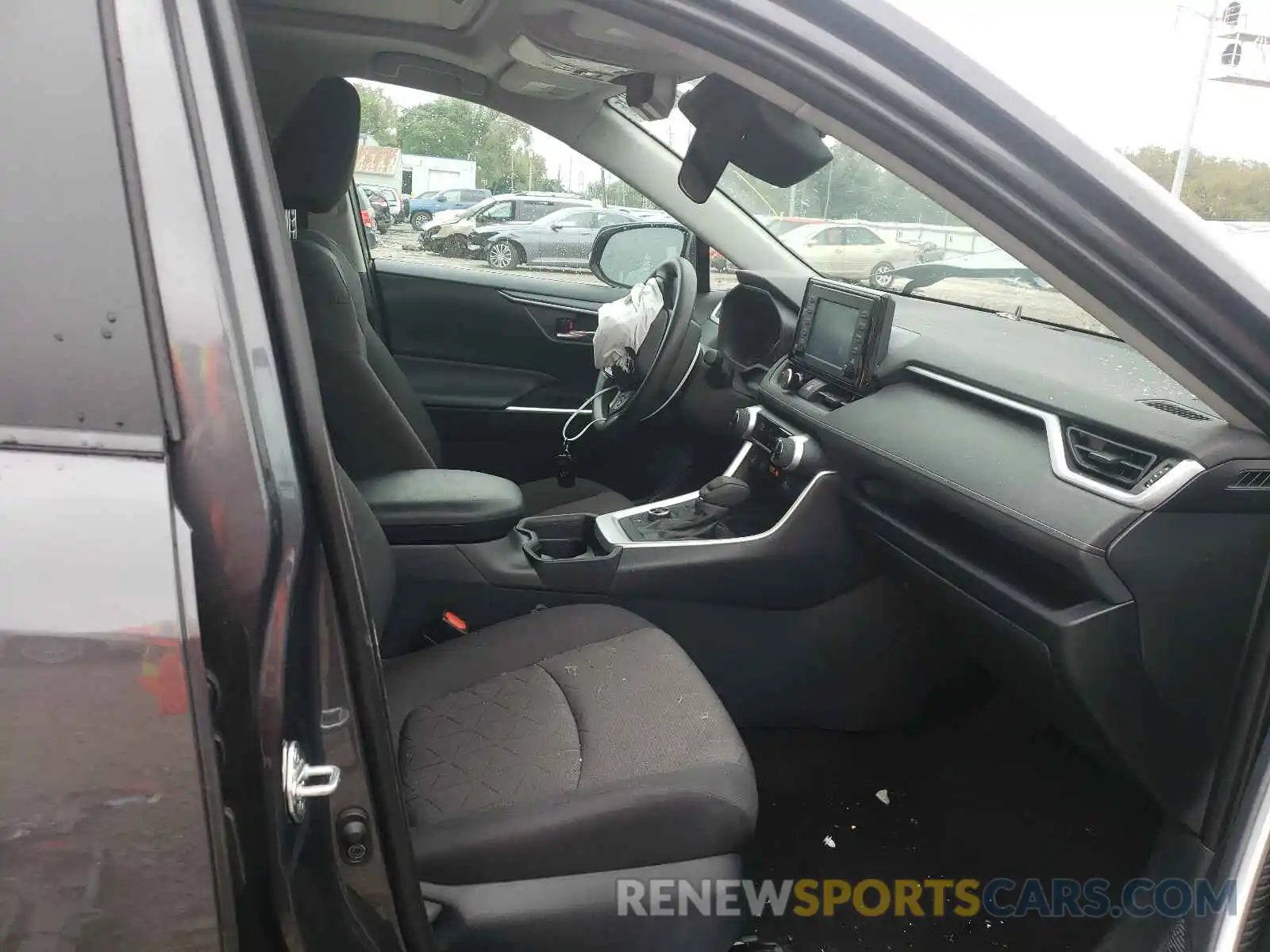 5 Photograph of a damaged car 2T3RWRFV9KW021408 TOYOTA RAV4 2019