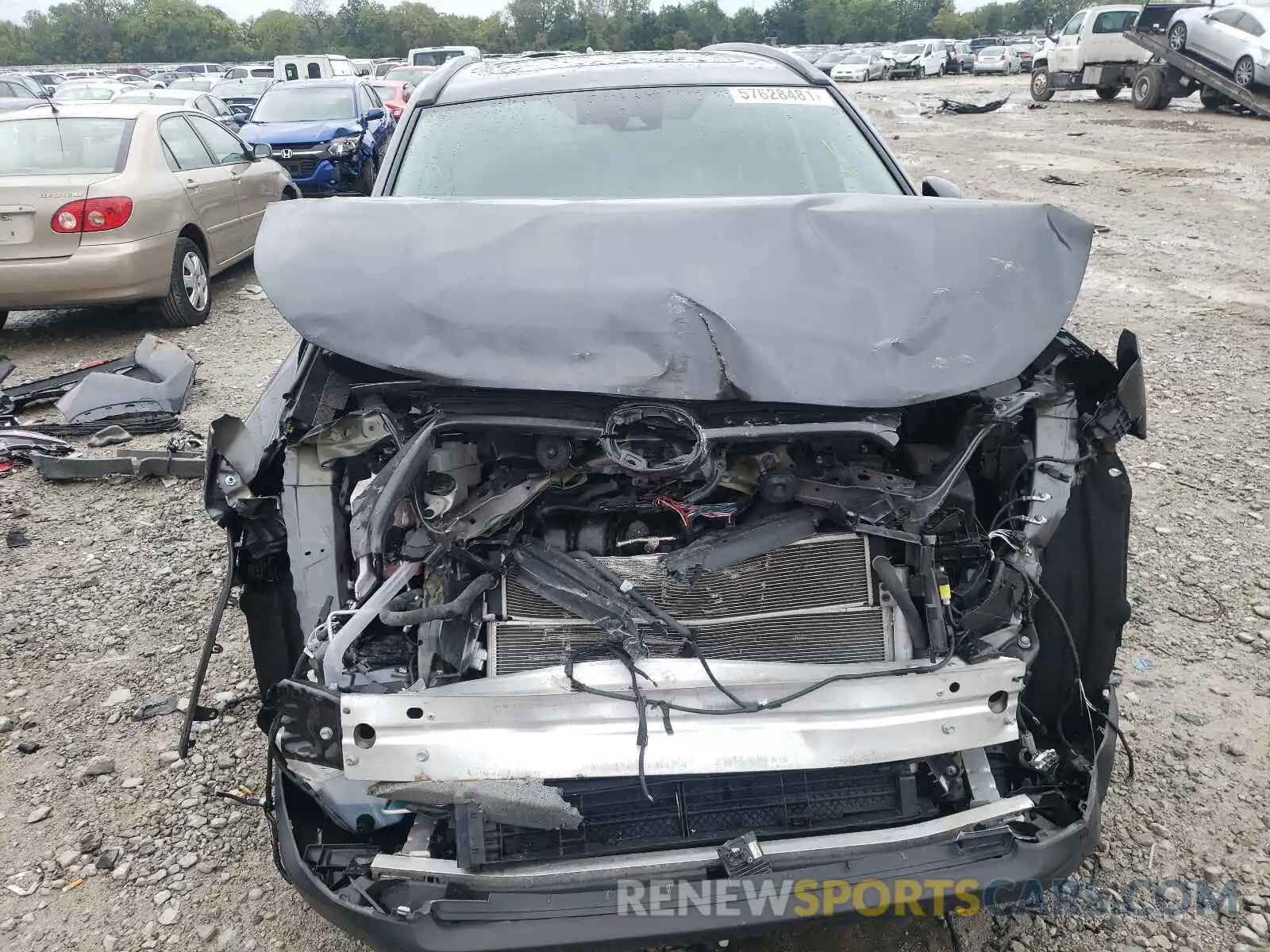 9 Photograph of a damaged car 2T3RWRFV9KW021408 TOYOTA RAV4 2019