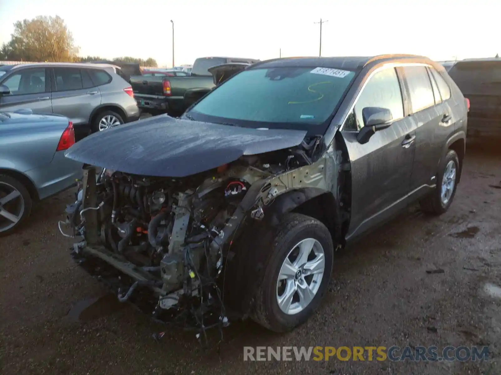 2 Photograph of a damaged car 2T3RWRFV9KW037690 TOYOTA RAV4 2019