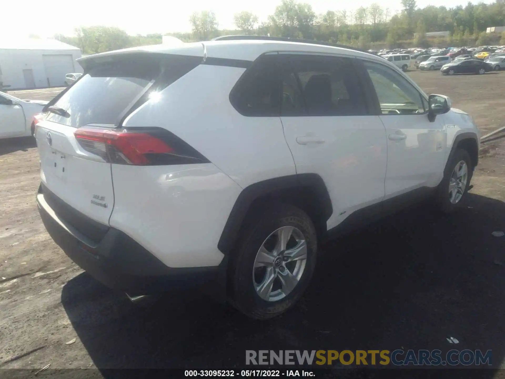 4 Photograph of a damaged car 2T3RWRFV9KW043084 TOYOTA RAV4 2019