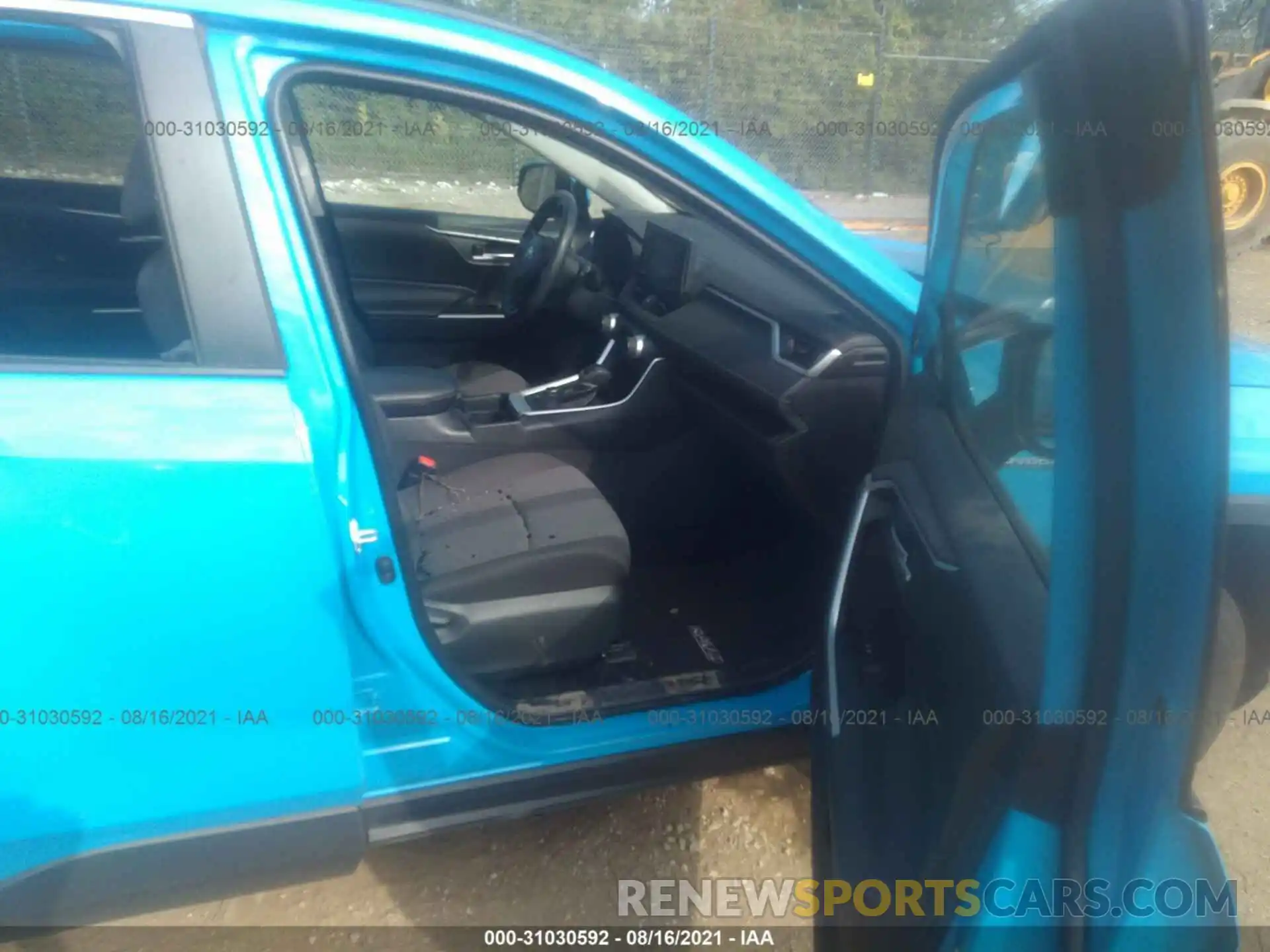 5 Photograph of a damaged car 2T3RWRFVXKW003824 TOYOTA RAV4 2019