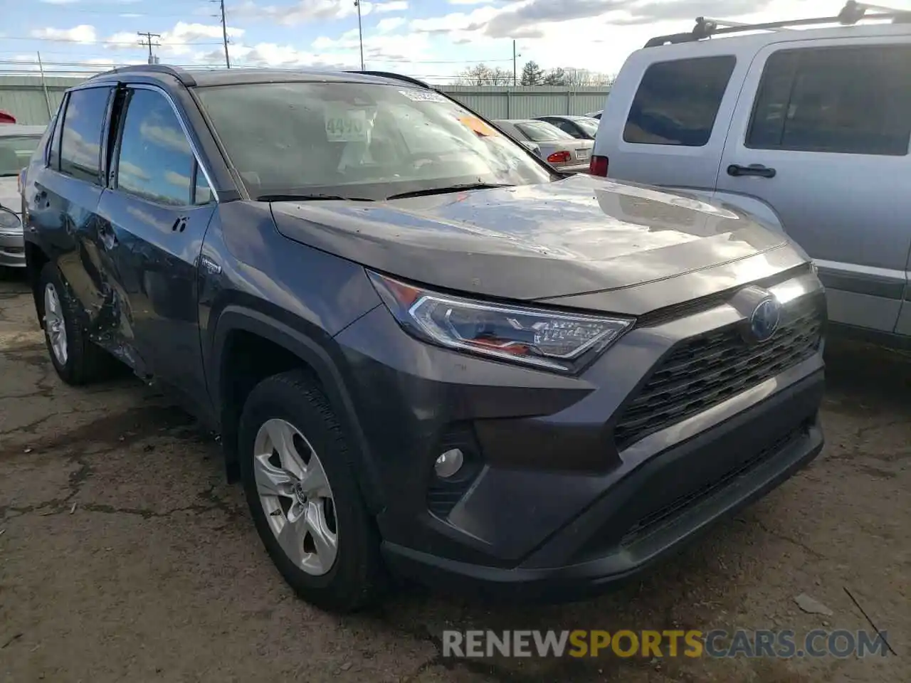 1 Photograph of a damaged car 2T3RWRFVXKW005816 TOYOTA RAV4 2019