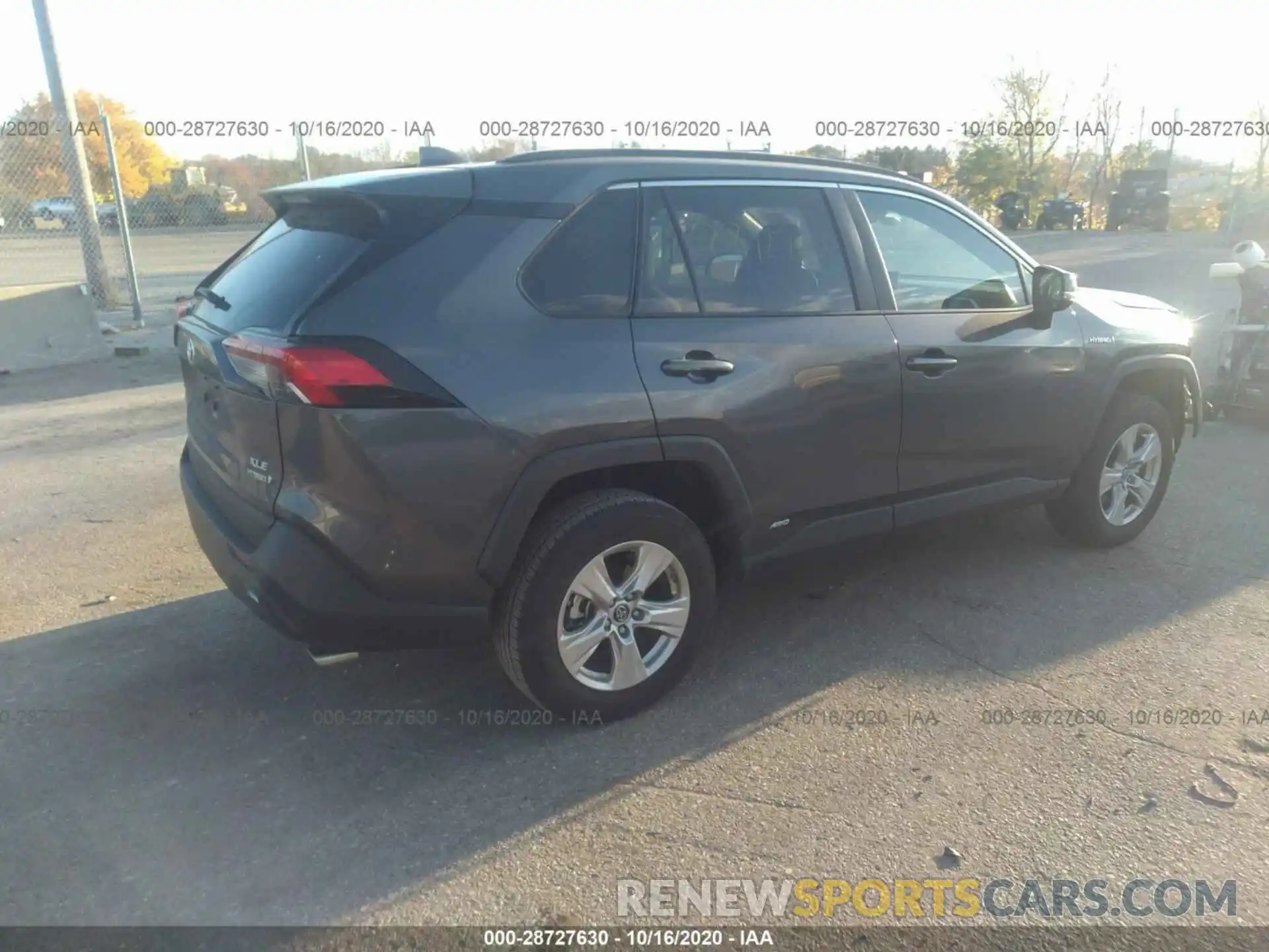 4 Photograph of a damaged car 2T3RWRFVXKW009669 TOYOTA RAV4 2019