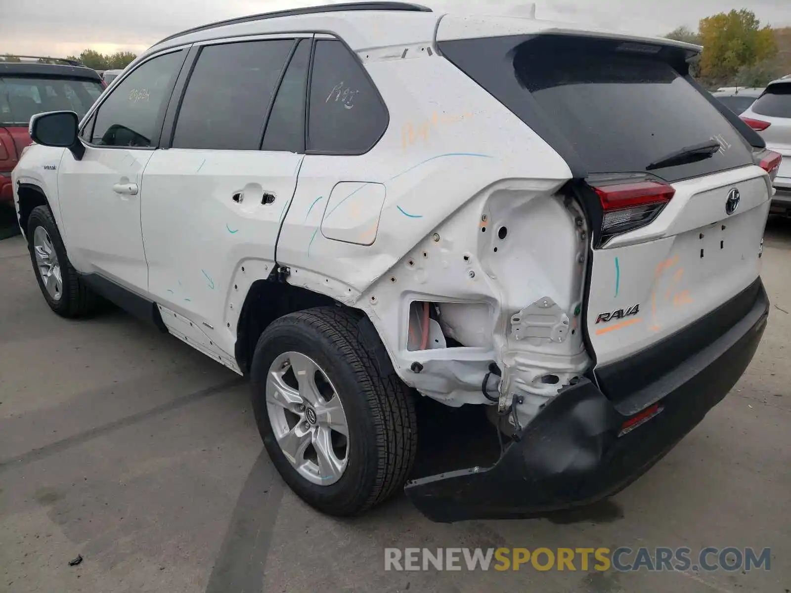 3 Photograph of a damaged car 2T3RWRFVXKW012894 TOYOTA RAV4 2019