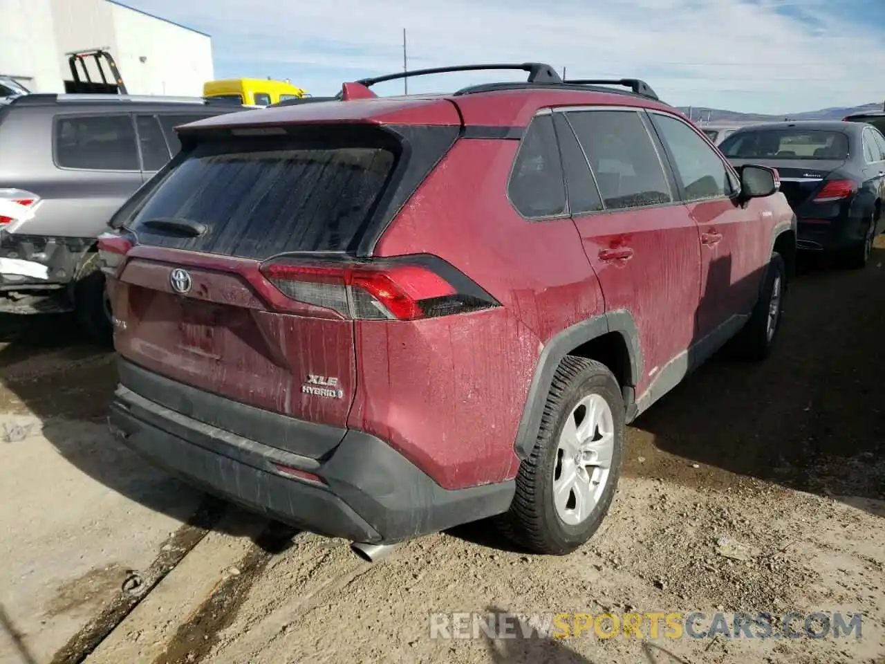 4 Photograph of a damaged car 2T3RWRFVXKW014144 TOYOTA RAV4 2019