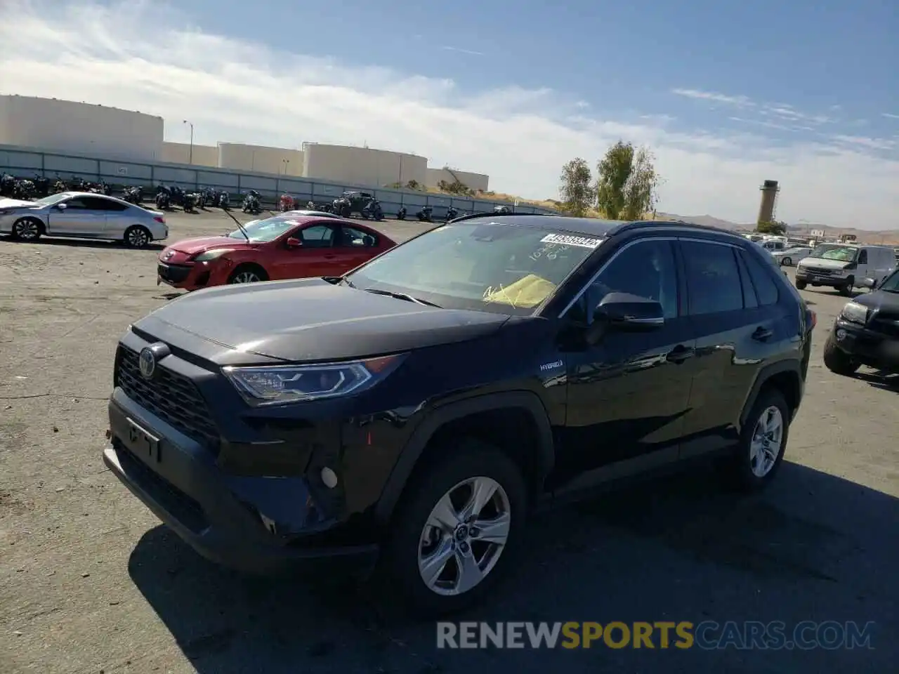 2 Photograph of a damaged car 2T3RWRFVXKW015777 TOYOTA RAV4 2019