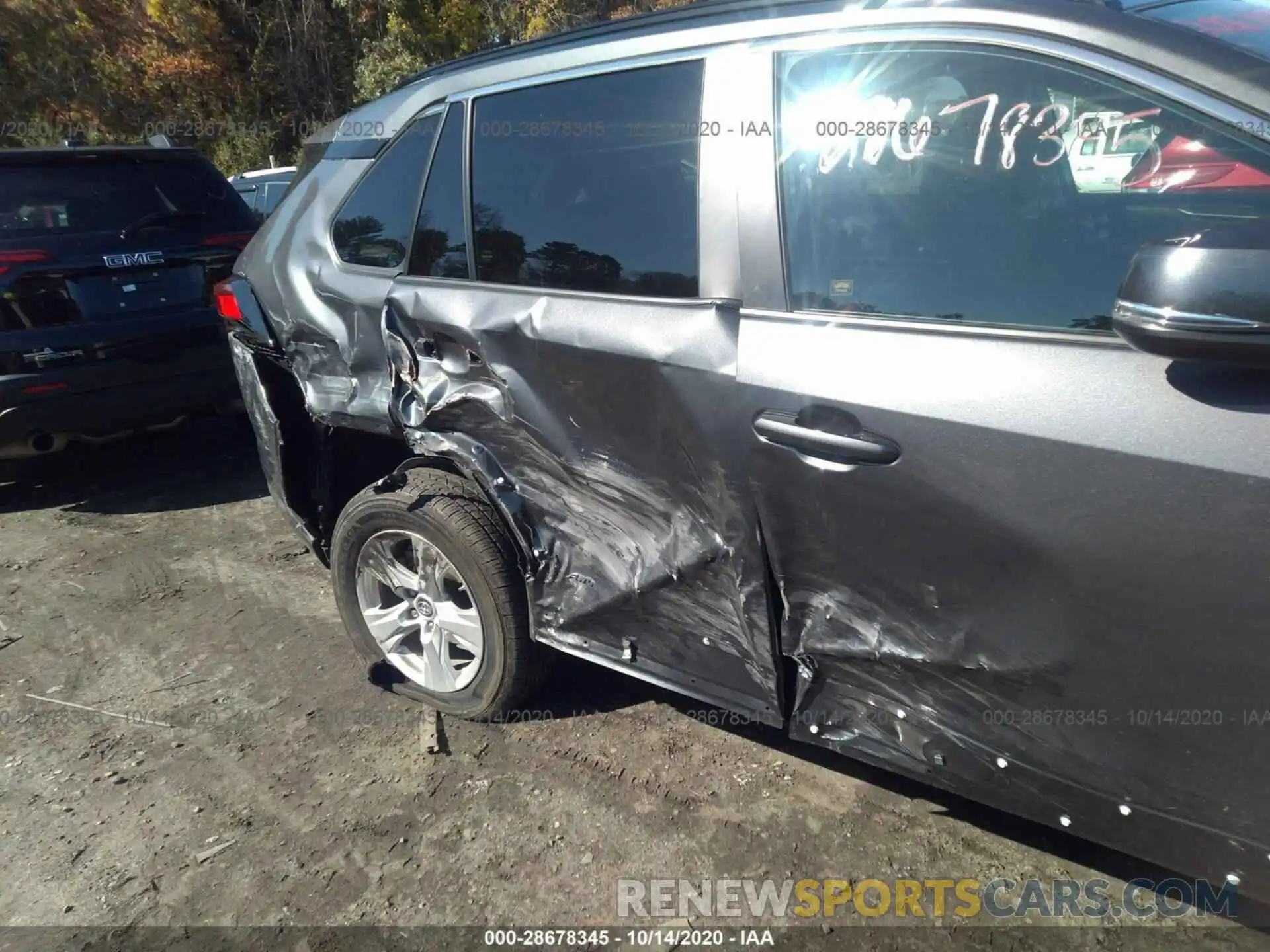6 Photograph of a damaged car 2T3RWRFVXKW022213 TOYOTA RAV4 2019
