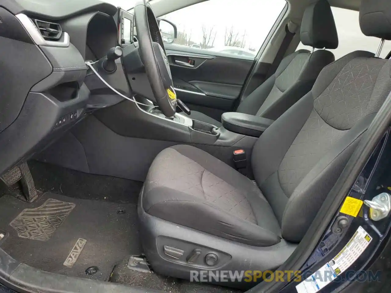 7 Photograph of a damaged car 2T3RWRFVXKW027556 TOYOTA RAV4 2019