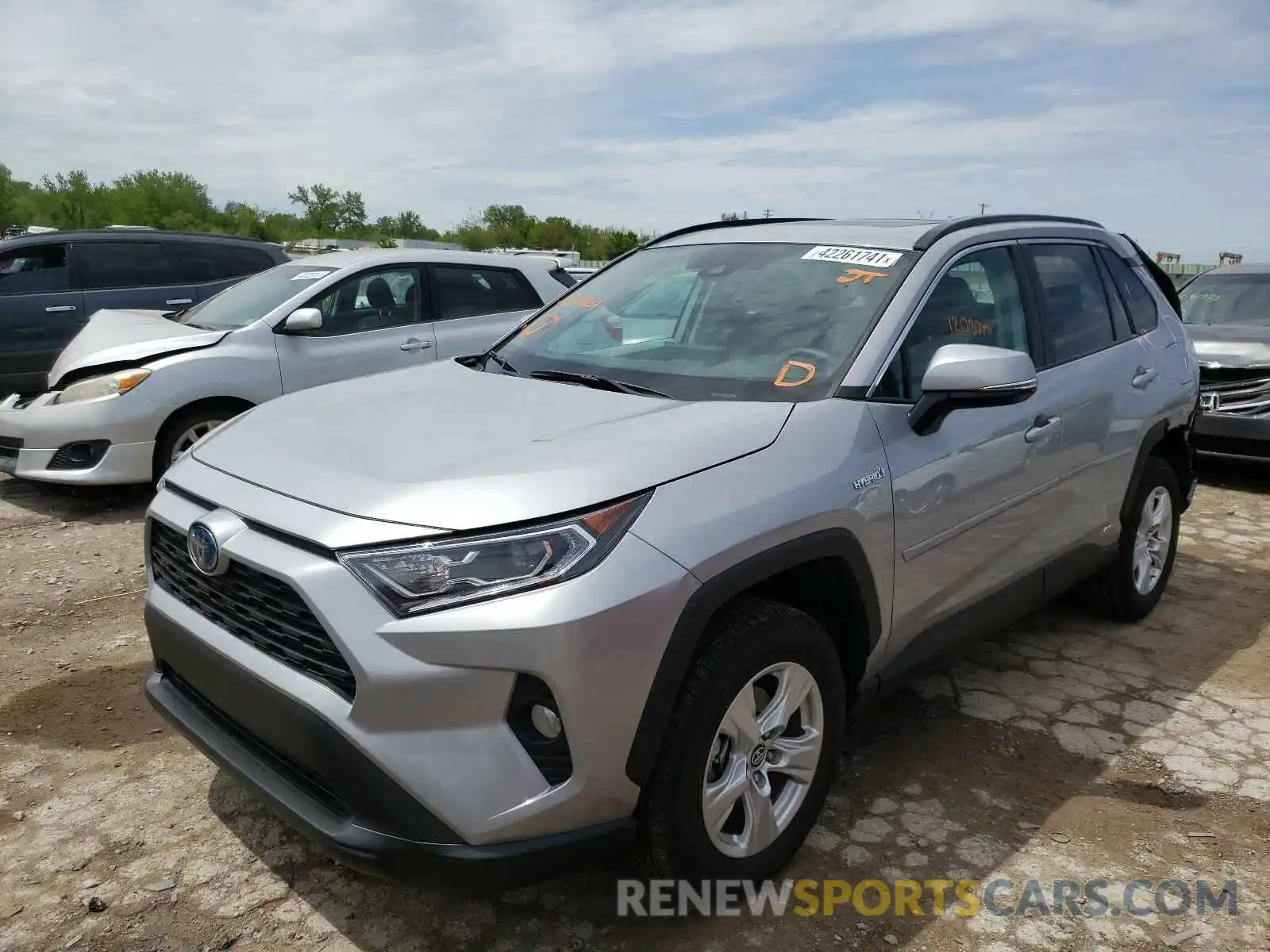 2 Фотография поврежденного автомобиля 2T3RWRFVXKW029131 TOYOTA RAV4 2019