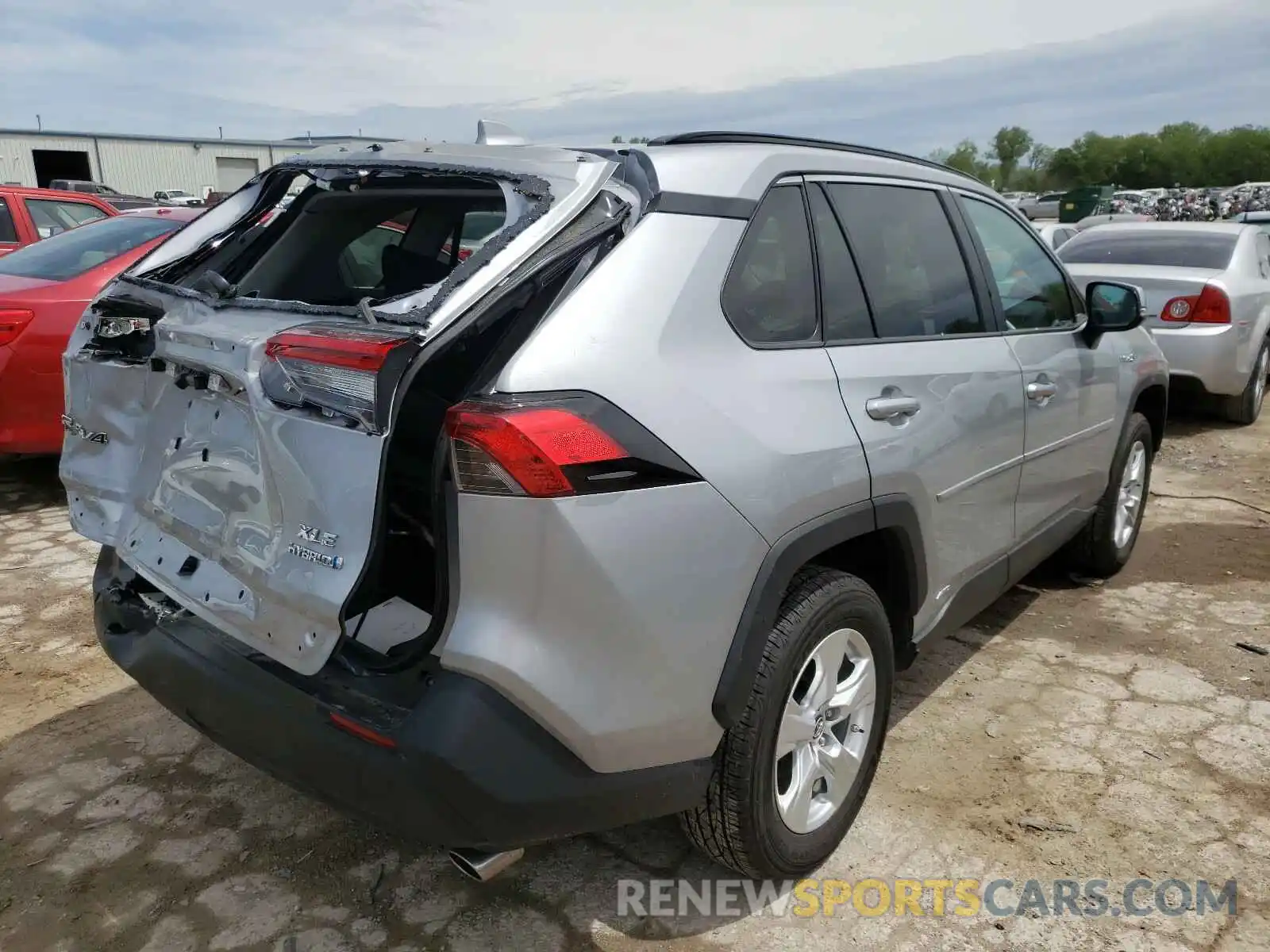 4 Photograph of a damaged car 2T3RWRFVXKW029131 TOYOTA RAV4 2019