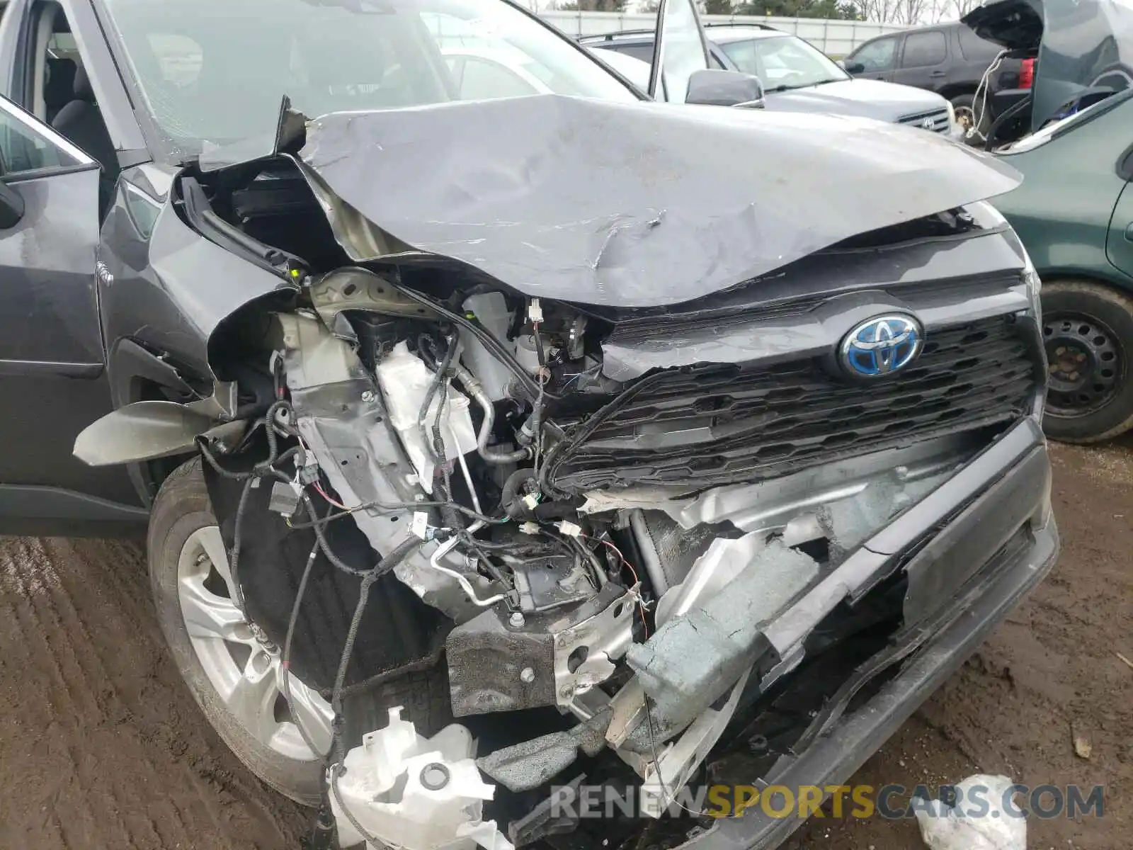 9 Photograph of a damaged car 2T3RWRFVXKW036919 TOYOTA RAV4 2019
