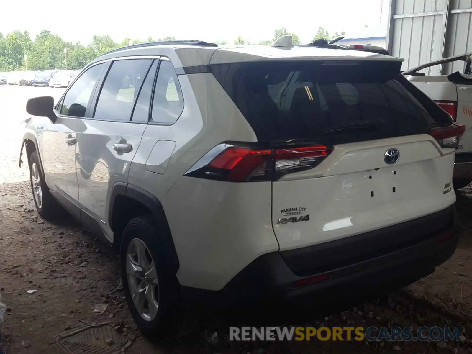 3 Photograph of a damaged car 2T3RWRFVXKW042476 TOYOTA RAV4 2019