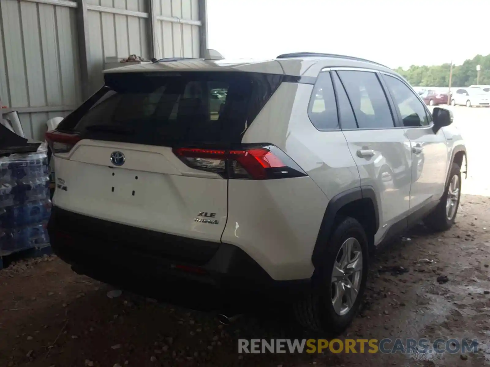 4 Photograph of a damaged car 2T3RWRFVXKW042476 TOYOTA RAV4 2019