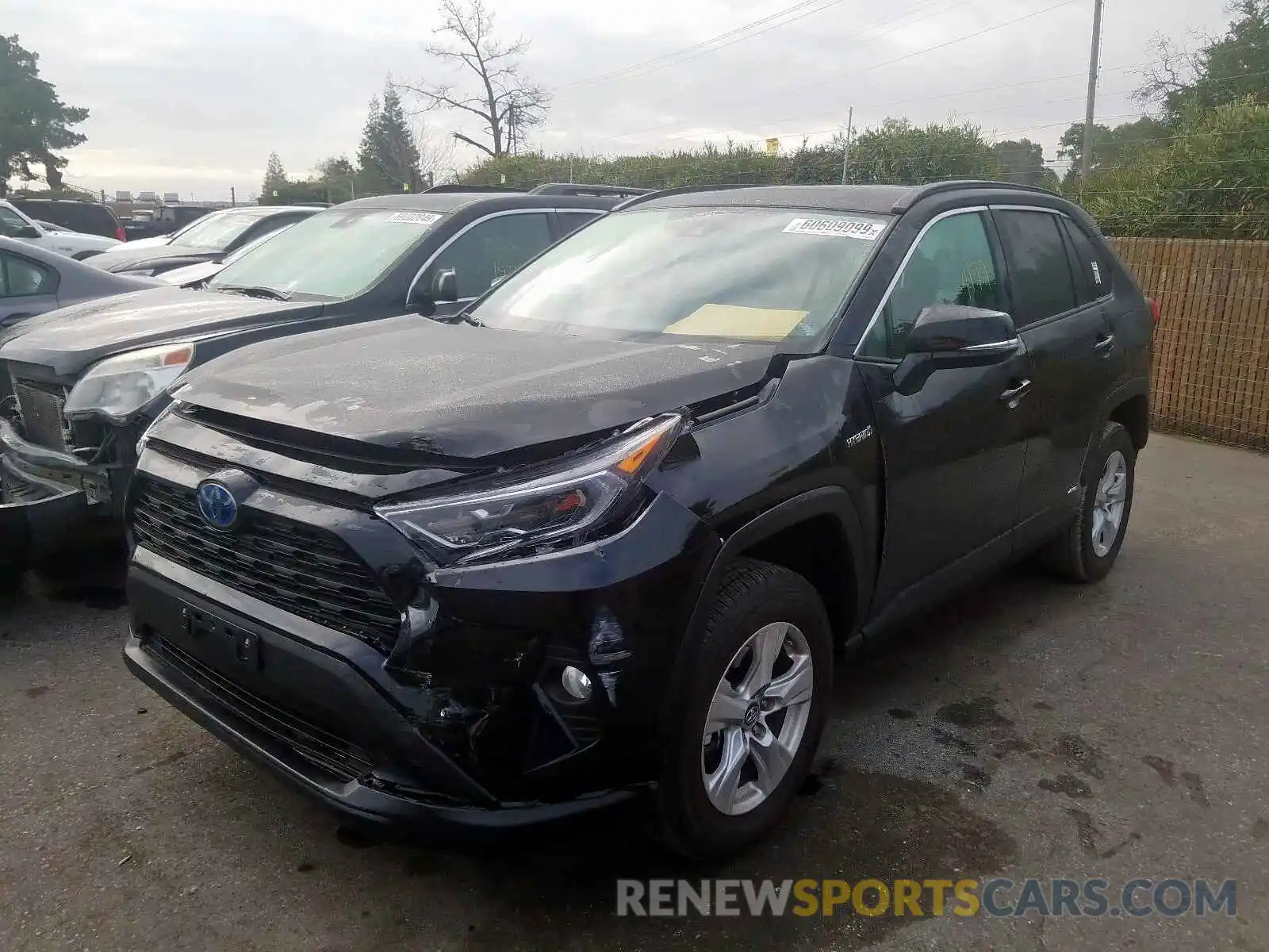 2 Photograph of a damaged car 2T3RWRFVXKW043207 TOYOTA RAV4 2019