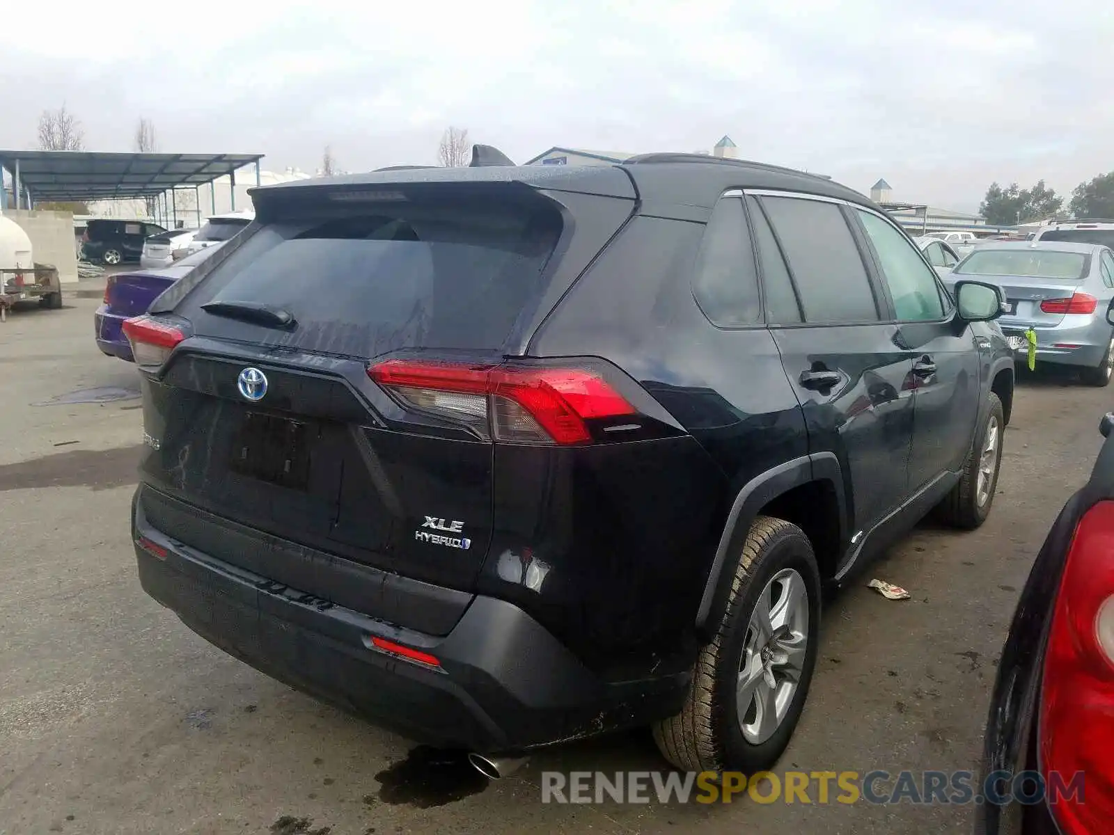 4 Photograph of a damaged car 2T3RWRFVXKW043207 TOYOTA RAV4 2019