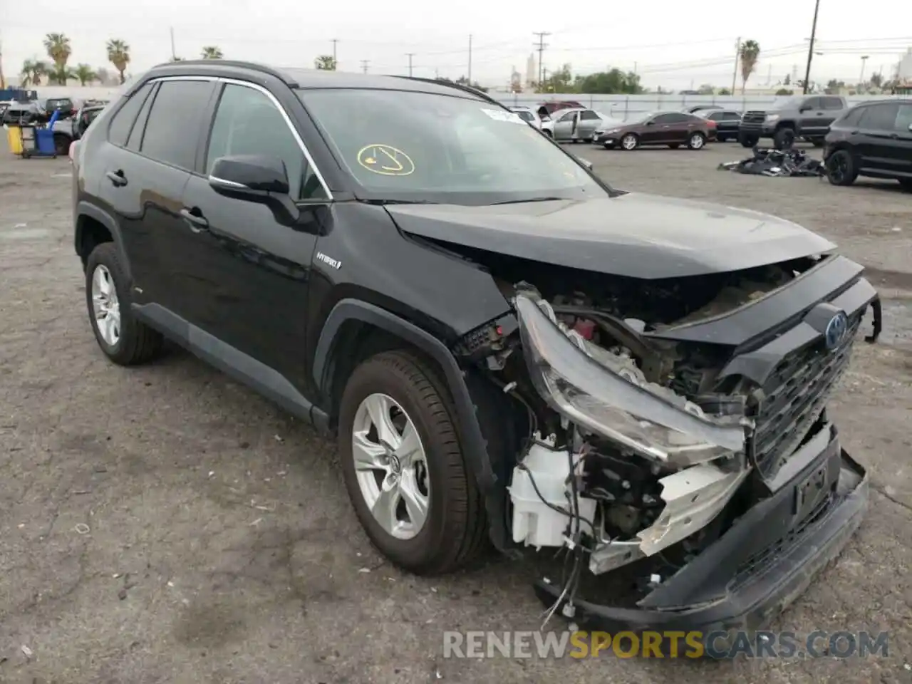 1 Photograph of a damaged car 2T3RWRFVXKW046415 TOYOTA RAV4 2019