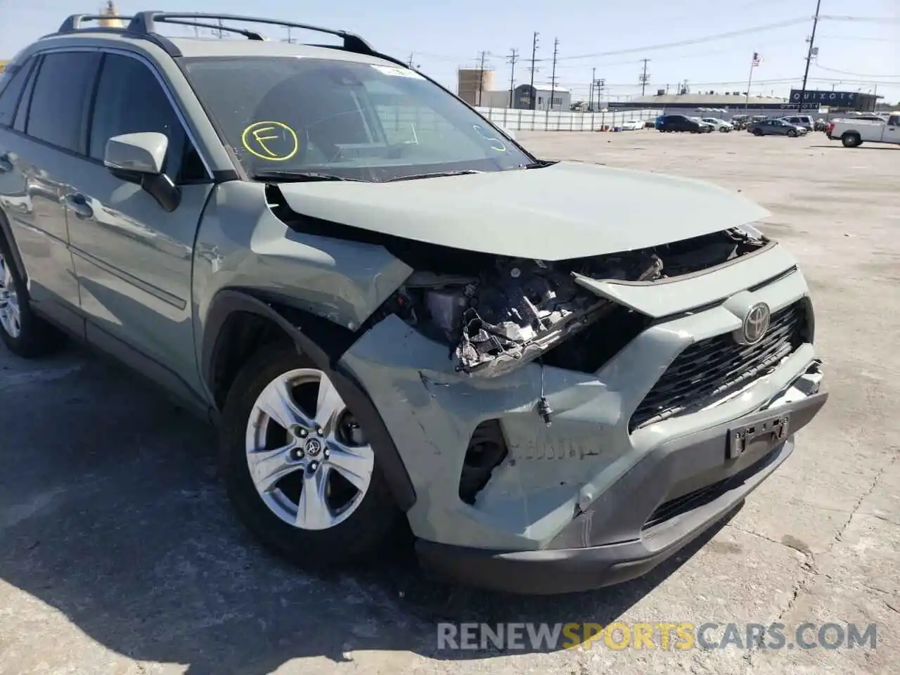 9 Photograph of a damaged car 2T3W1RFV0KC003589 TOYOTA RAV4 2019