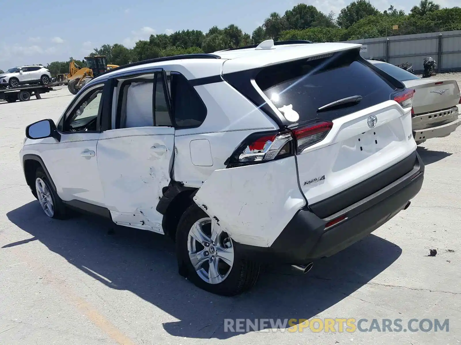 3 Photograph of a damaged car 2T3W1RFV0KC005293 TOYOTA RAV4 2019