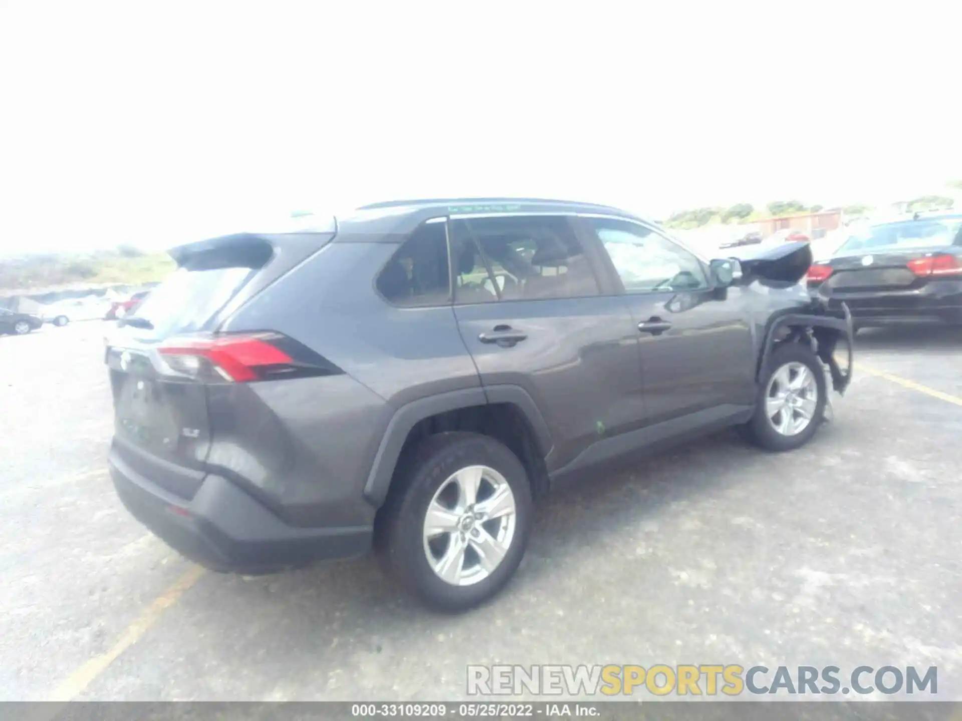 4 Photograph of a damaged car 2T3W1RFV0KC011918 TOYOTA RAV4 2019