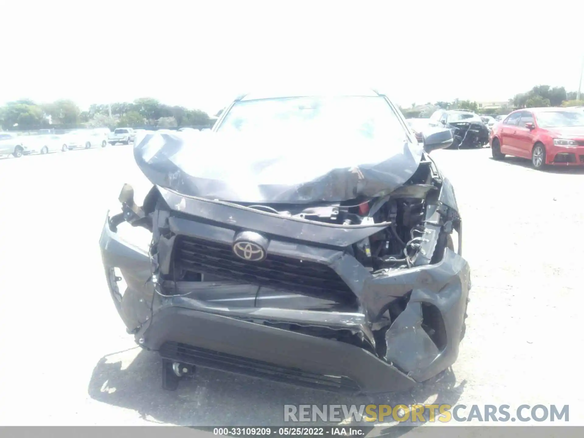 6 Photograph of a damaged car 2T3W1RFV0KC011918 TOYOTA RAV4 2019