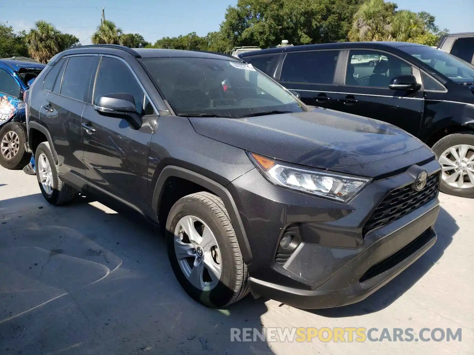 1 Photograph of a damaged car 2T3W1RFV0KC015015 TOYOTA RAV4 2019