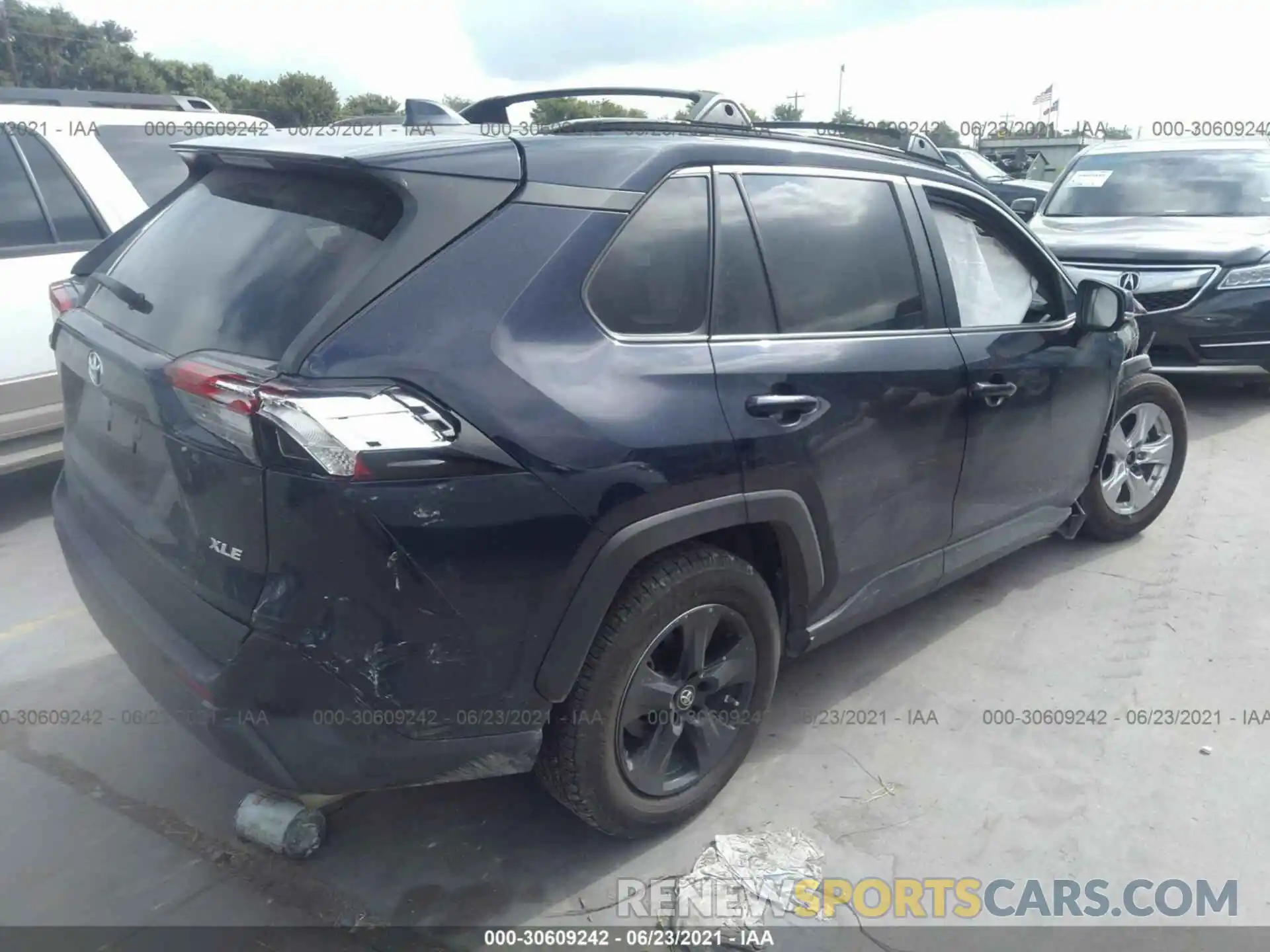 4 Фотография поврежденного автомобиля 2T3W1RFV0KC018531 TOYOTA RAV4 2019