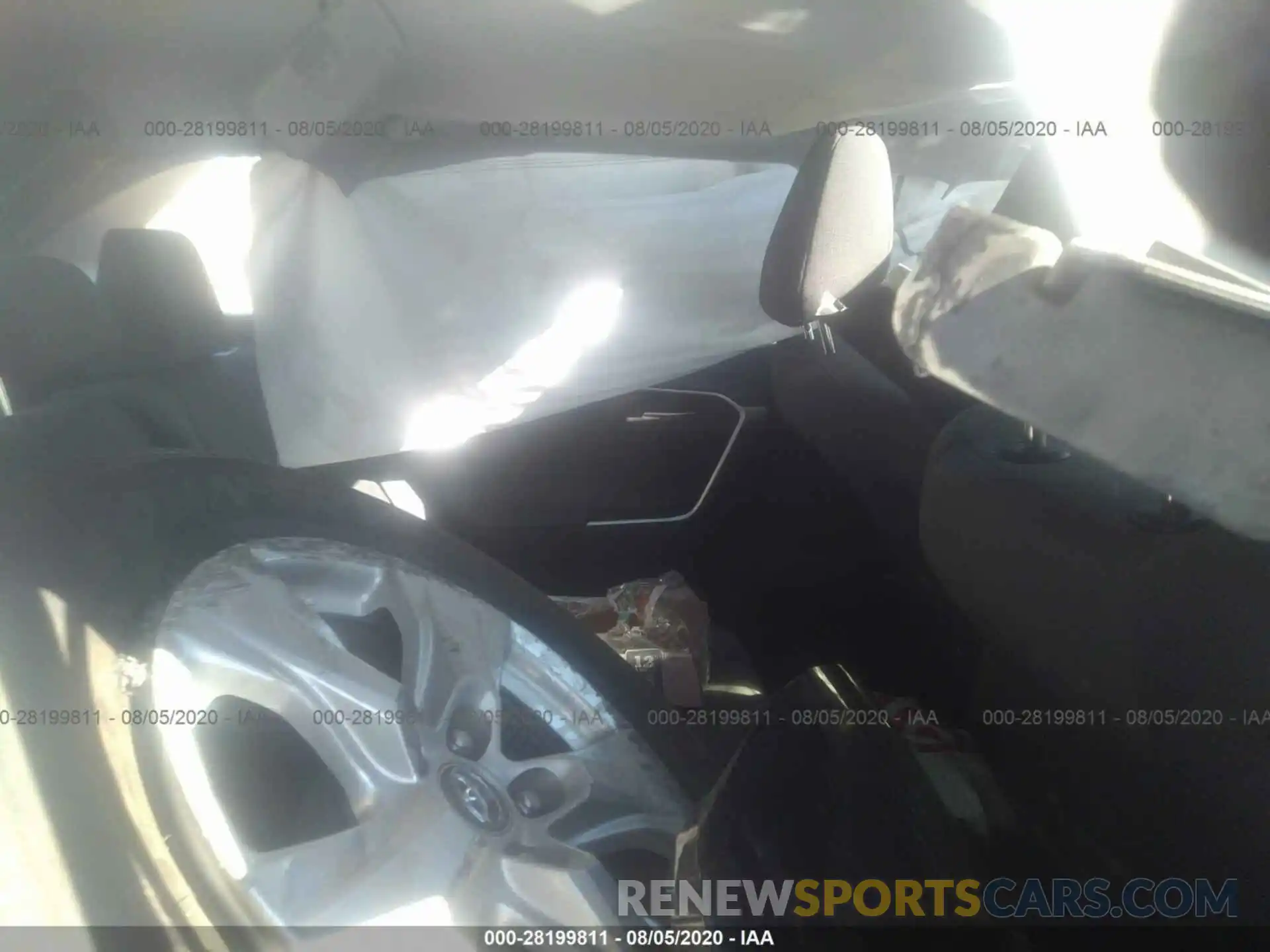 8 Photograph of a damaged car 2T3W1RFV0KC018853 TOYOTA RAV4 2019