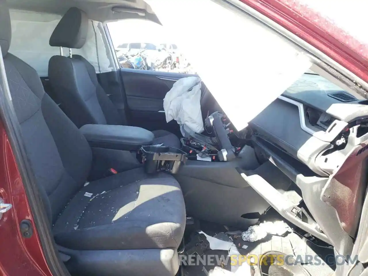 5 Photograph of a damaged car 2T3W1RFV0KC021459 TOYOTA RAV4 2019