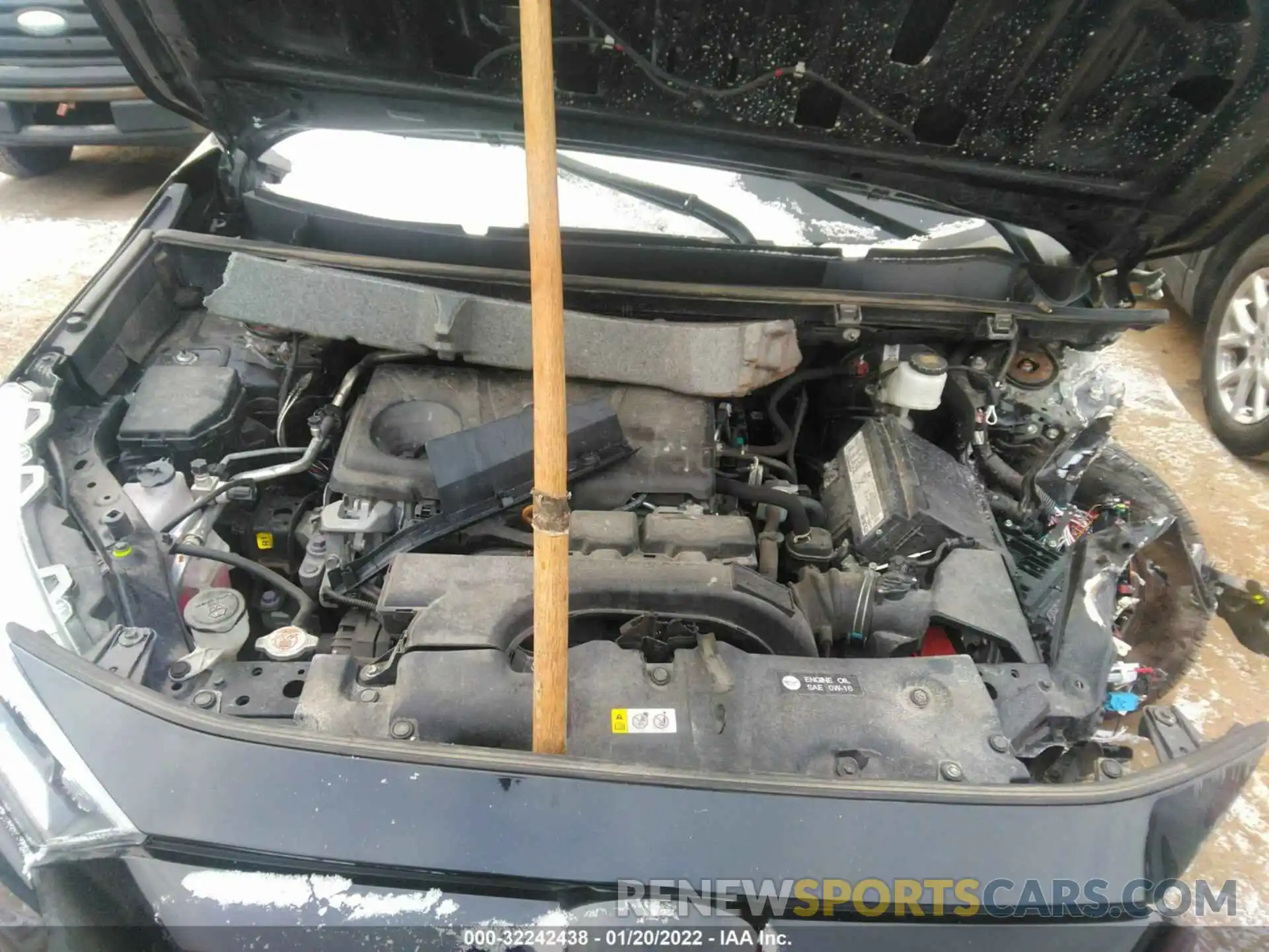 10 Фотография поврежденного автомобиля 2T3W1RFV0KC023437 TOYOTA RAV4 2019