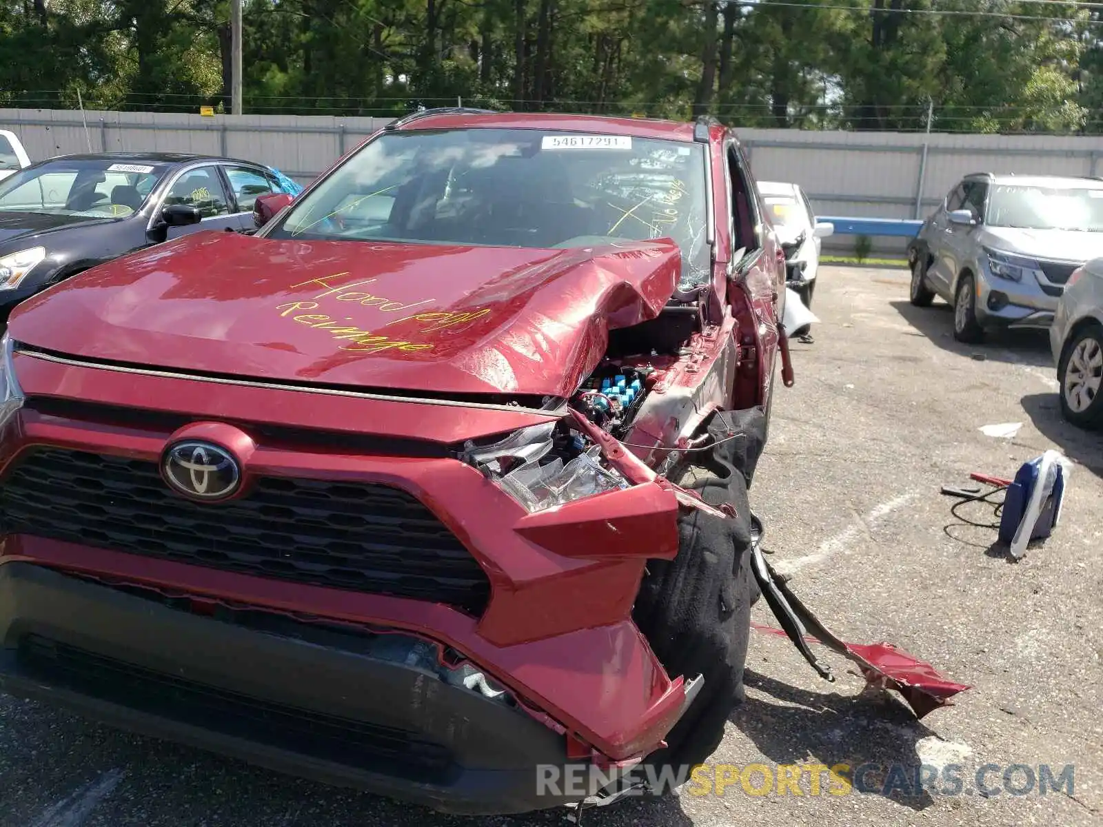 9 Photograph of a damaged car 2T3W1RFV0KC025575 TOYOTA RAV4 2019