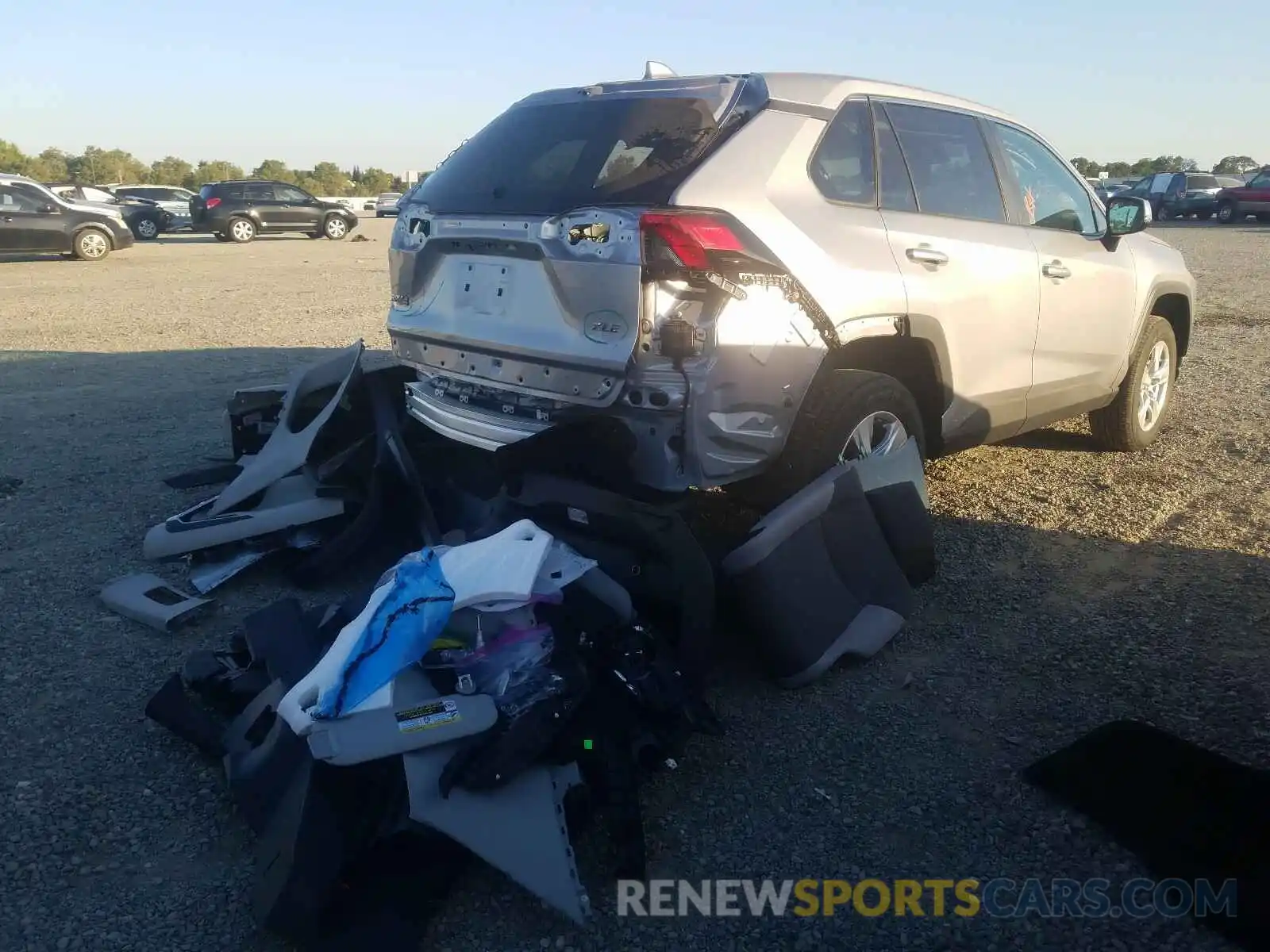 4 Photograph of a damaged car 2T3W1RFV0KC032123 TOYOTA RAV4 2019