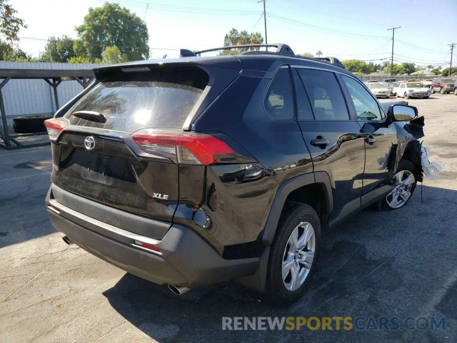 4 Photograph of a damaged car 2T3W1RFV0KW001579 TOYOTA RAV4 2019