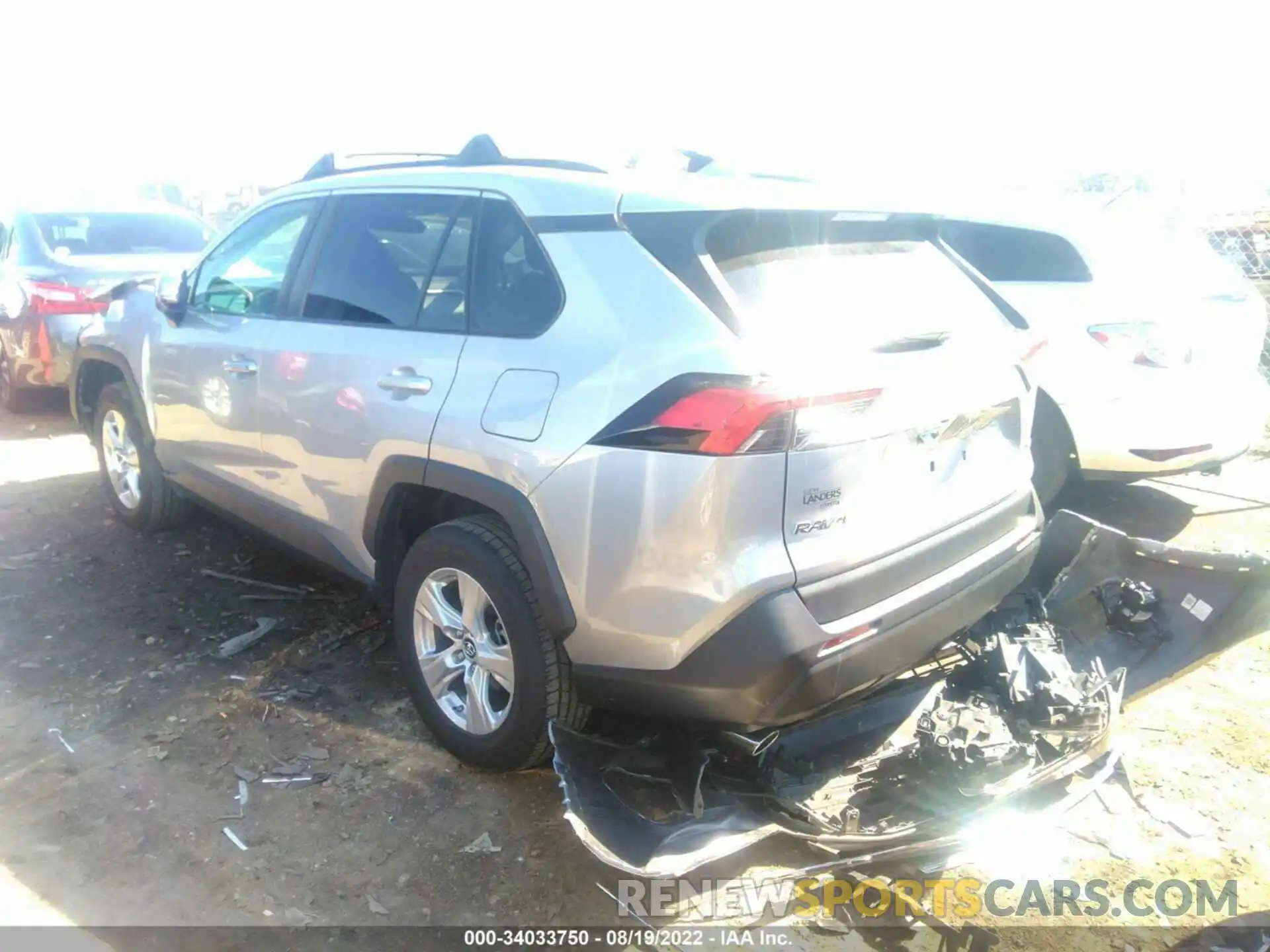 3 Фотография поврежденного автомобиля 2T3W1RFV0KW003882 TOYOTA RAV4 2019