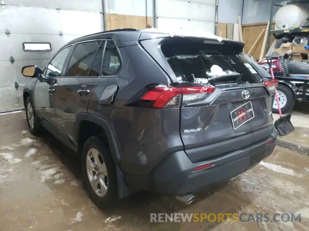 3 Photograph of a damaged car 2T3W1RFV0KW004661 TOYOTA RAV4 2019