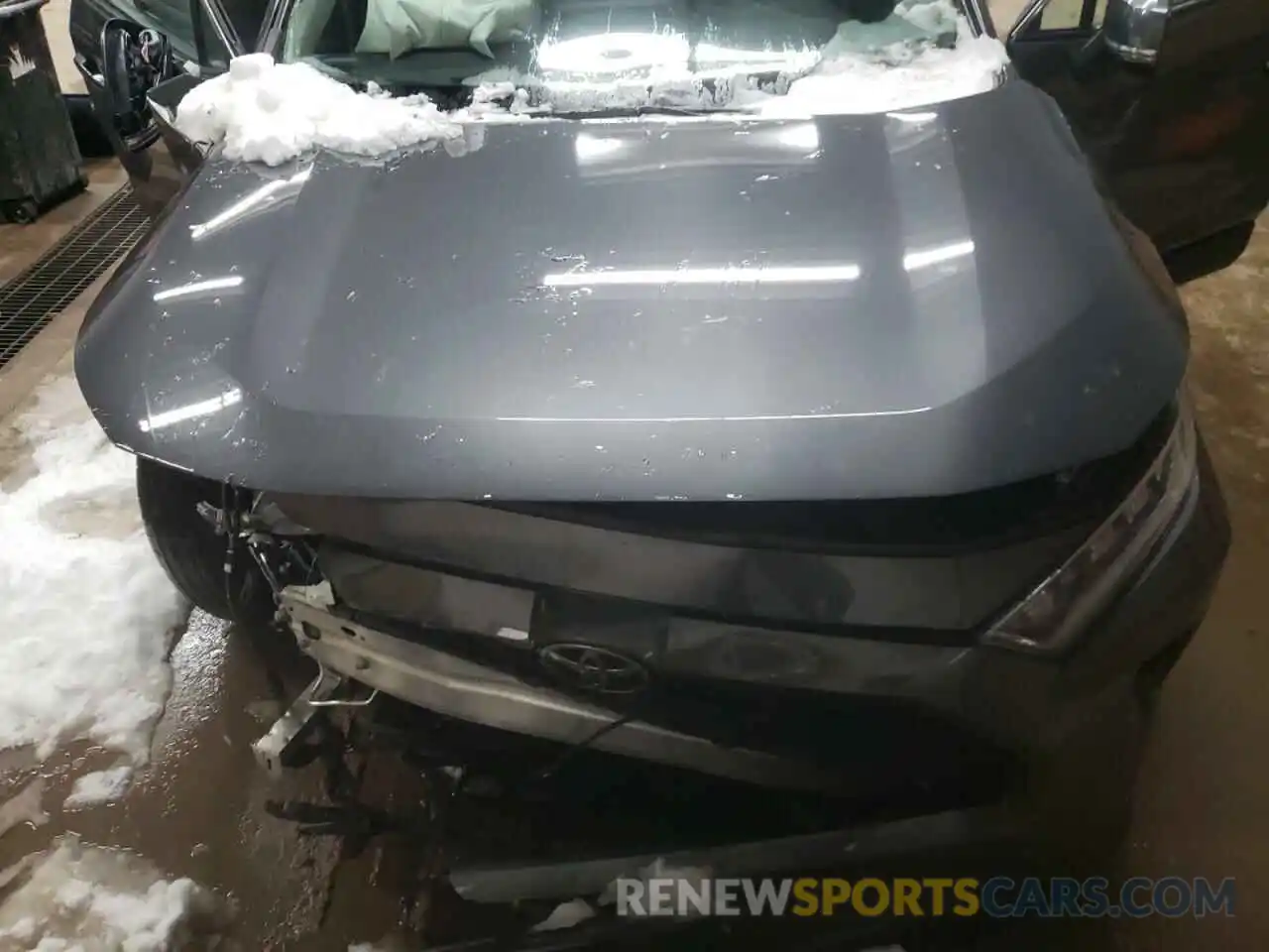 7 Photograph of a damaged car 2T3W1RFV0KW004661 TOYOTA RAV4 2019