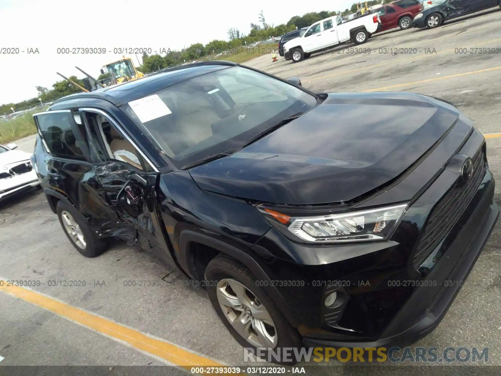 1 Photograph of a damaged car 2T3W1RFV0KW008838 TOYOTA RAV4 2019