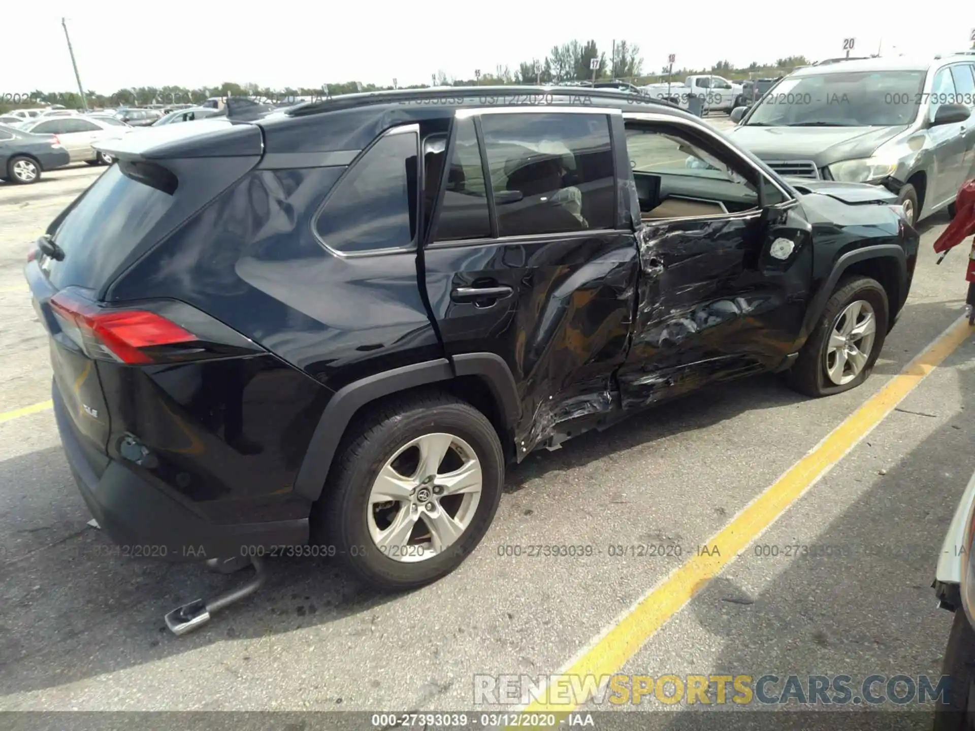 4 Photograph of a damaged car 2T3W1RFV0KW008838 TOYOTA RAV4 2019