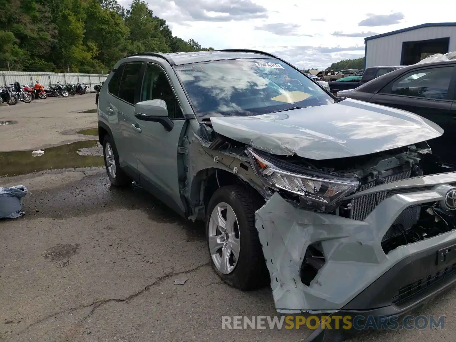 1 Photograph of a damaged car 2T3W1RFV0KW009892 TOYOTA RAV4 2019