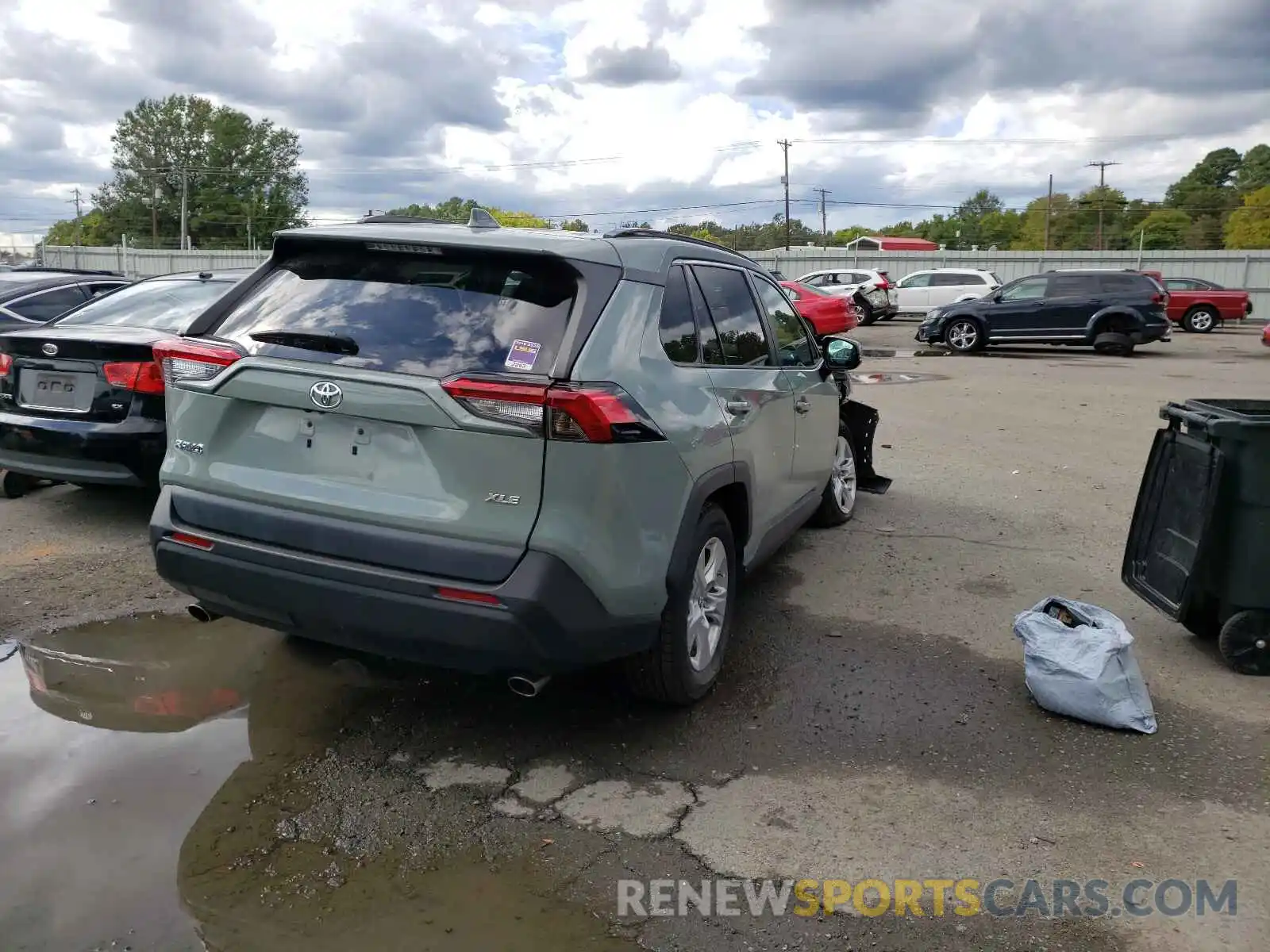 4 Photograph of a damaged car 2T3W1RFV0KW009892 TOYOTA RAV4 2019