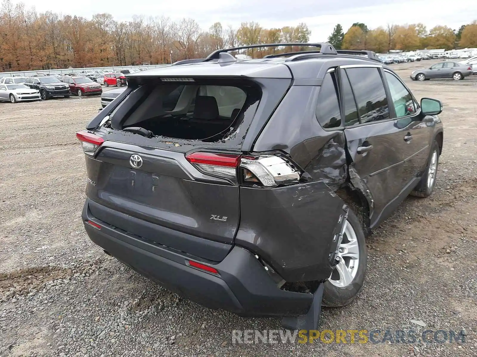 4 Photograph of a damaged car 2T3W1RFV0KW010542 TOYOTA RAV4 2019