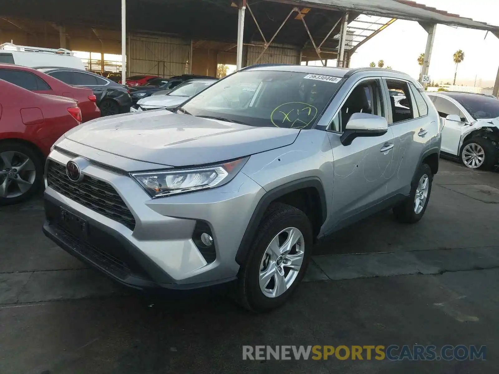 2 Photograph of a damaged car 2T3W1RFV0KW013425 TOYOTA RAV4 2019