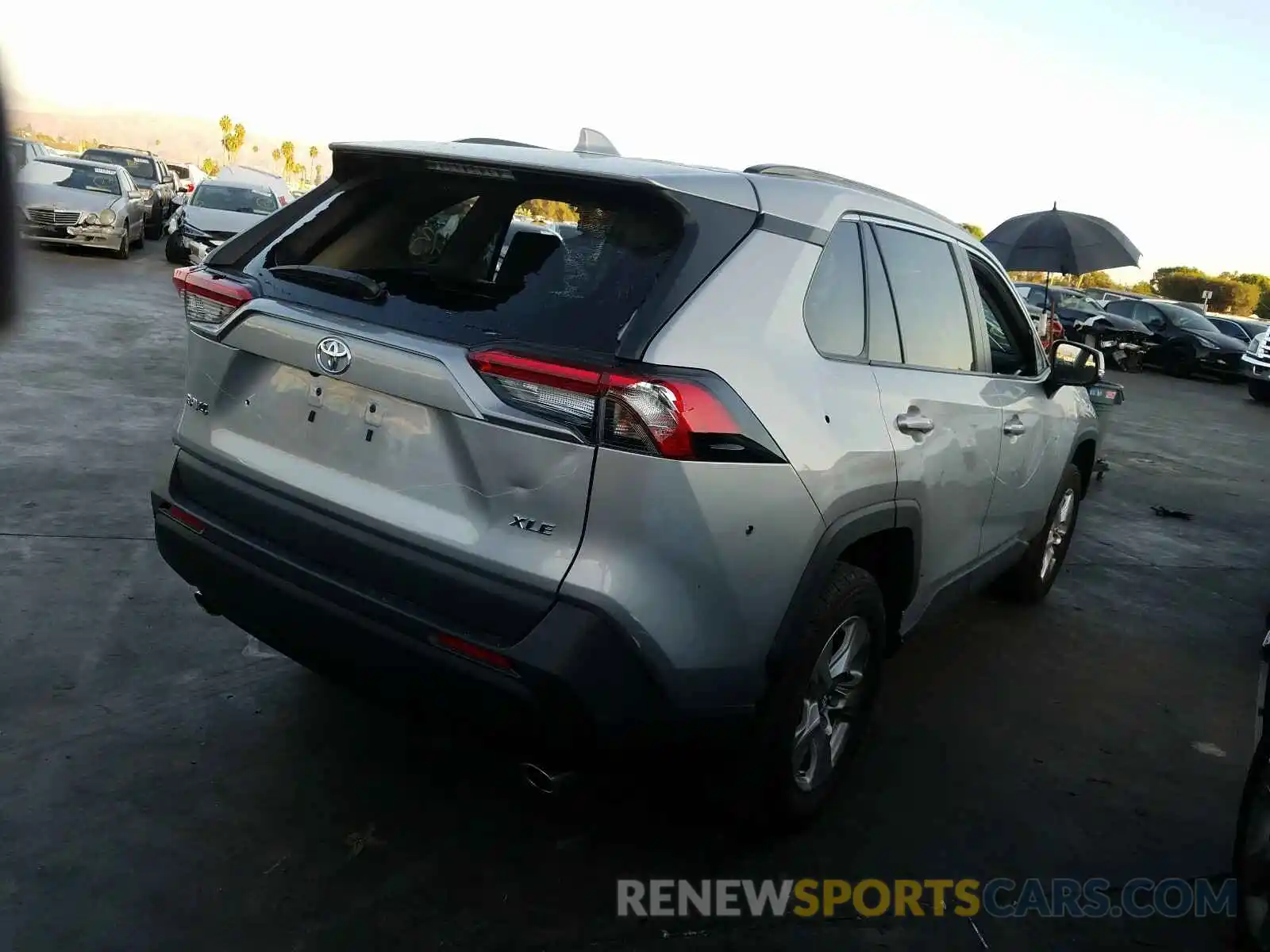 4 Photograph of a damaged car 2T3W1RFV0KW013425 TOYOTA RAV4 2019