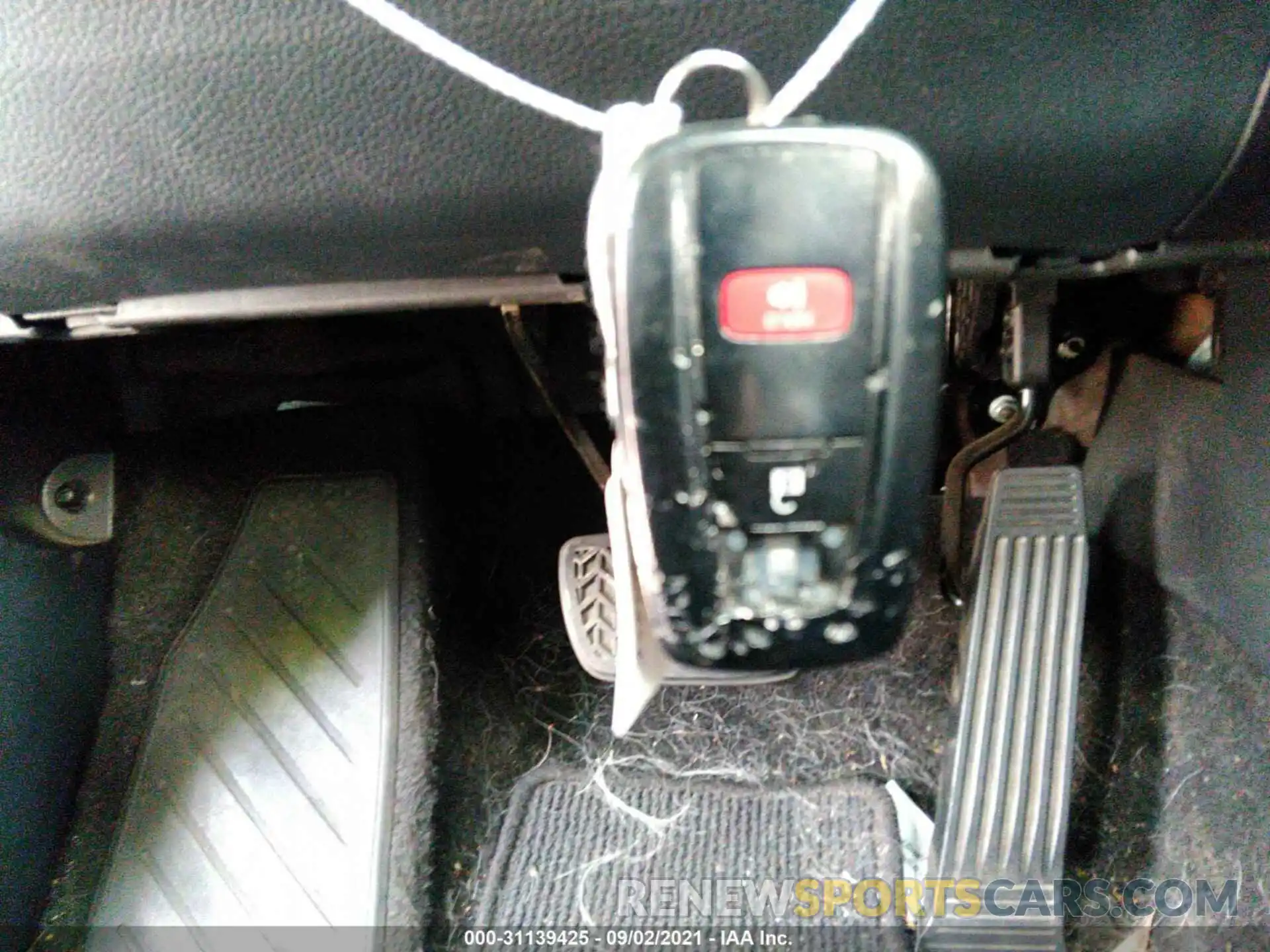 11 Photograph of a damaged car 2T3W1RFV0KW013697 TOYOTA RAV4 2019