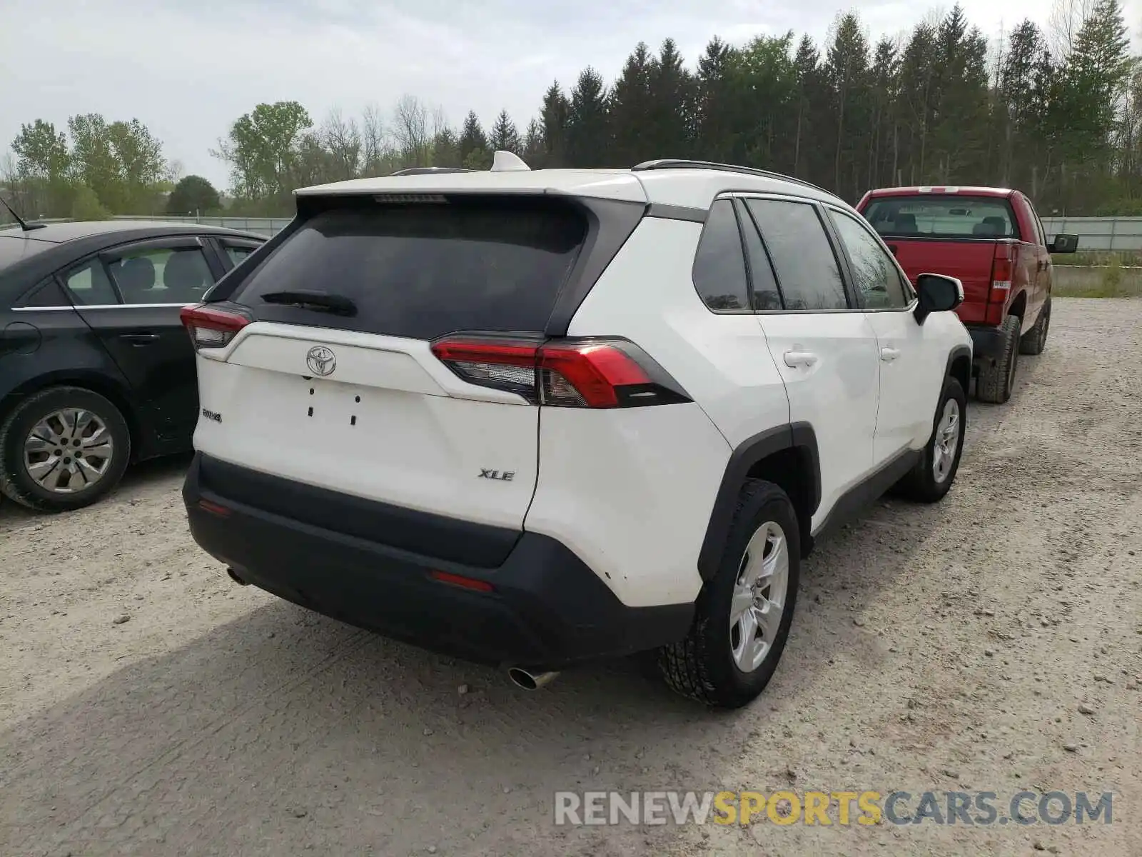 4 Photograph of a damaged car 2T3W1RFV0KW014137 TOYOTA RAV4 2019