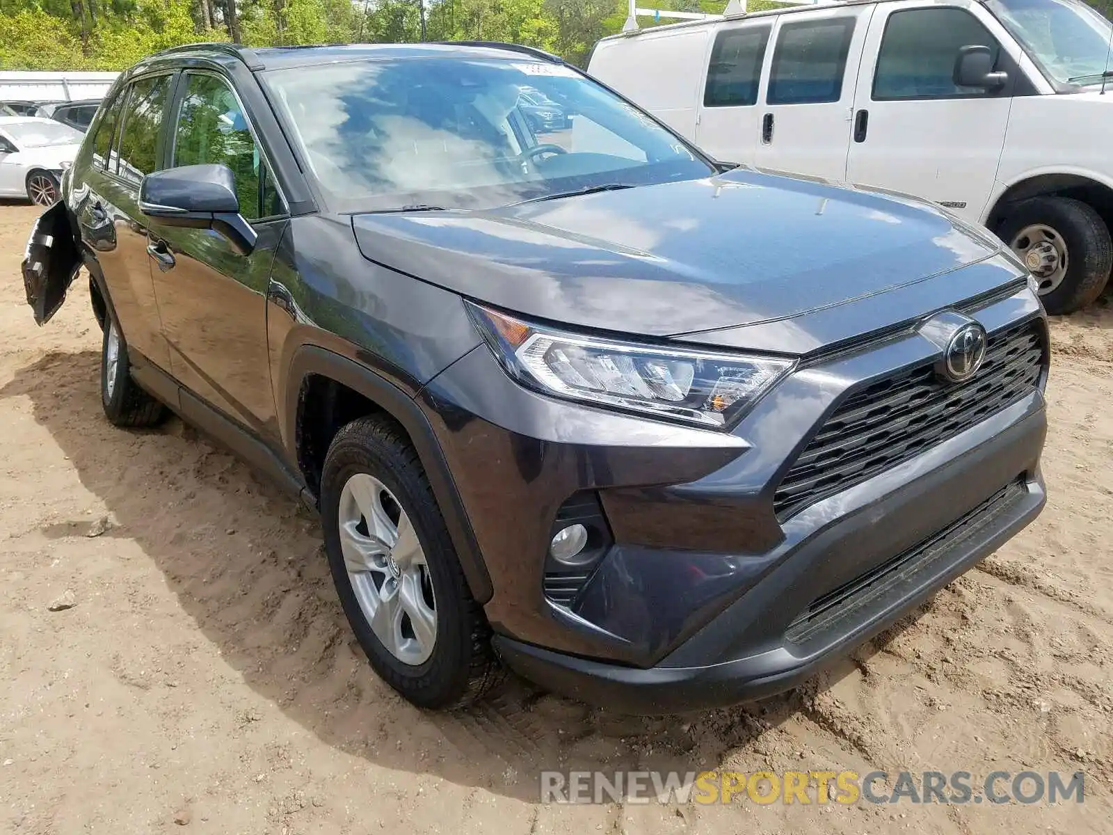 1 Photograph of a damaged car 2T3W1RFV0KW015112 TOYOTA RAV4 2019