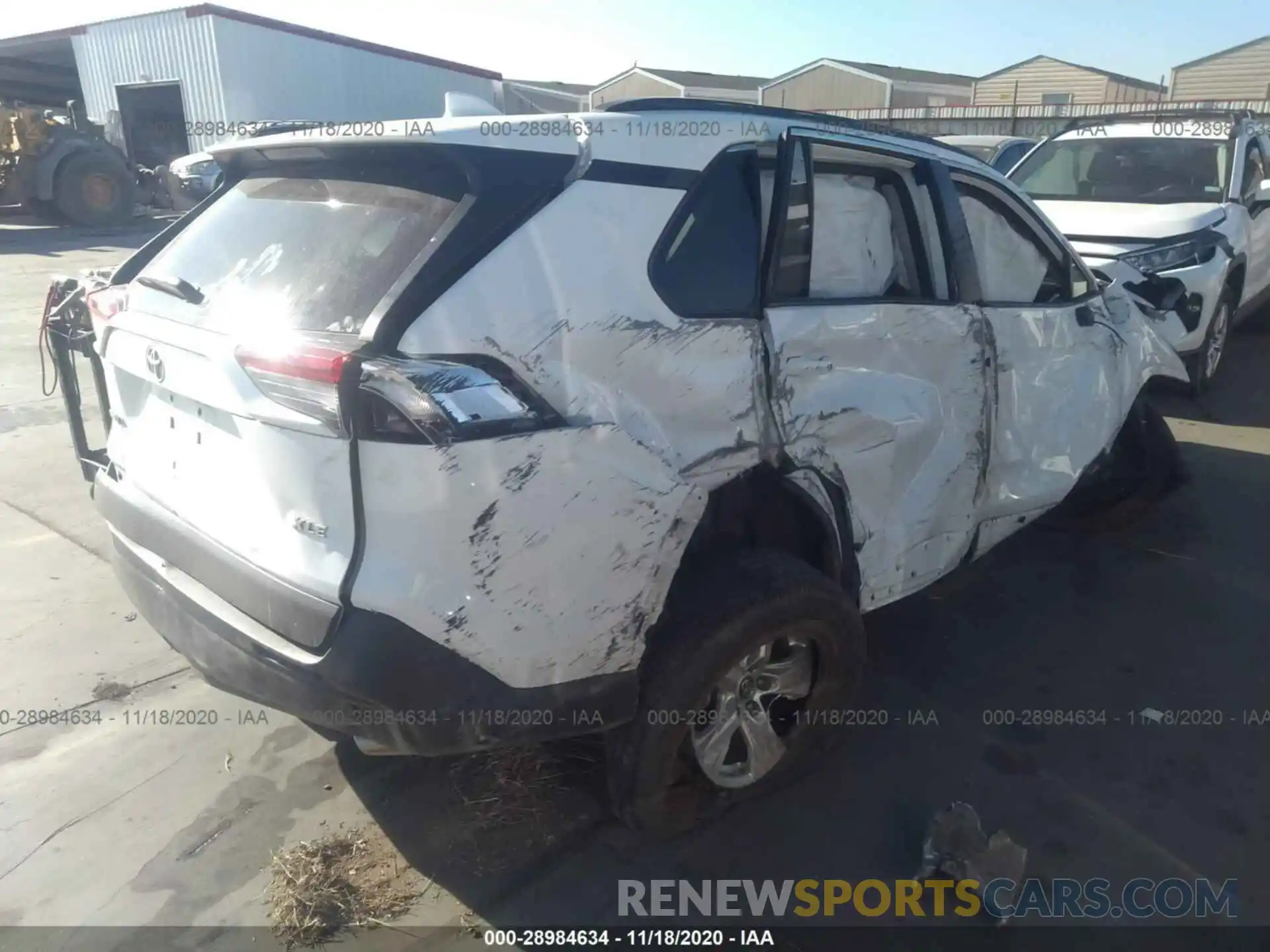 4 Photograph of a damaged car 2T3W1RFV0KW019631 TOYOTA RAV4 2019